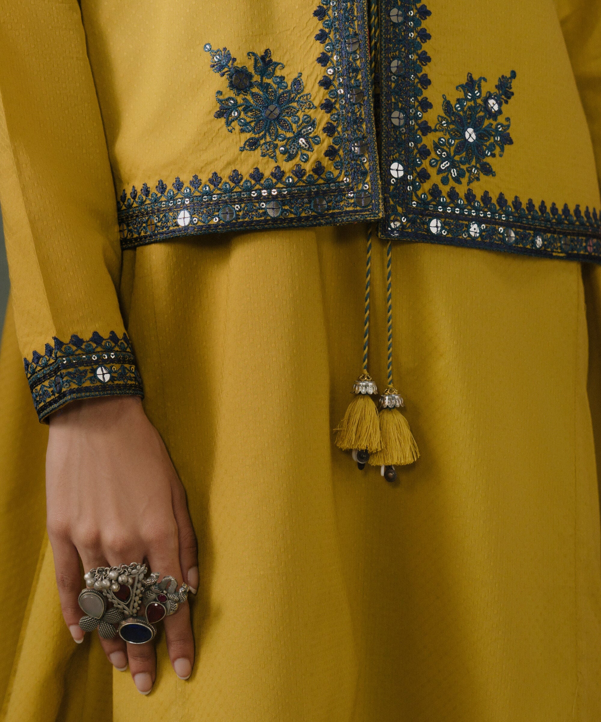 Embroidered Front-open Jacket