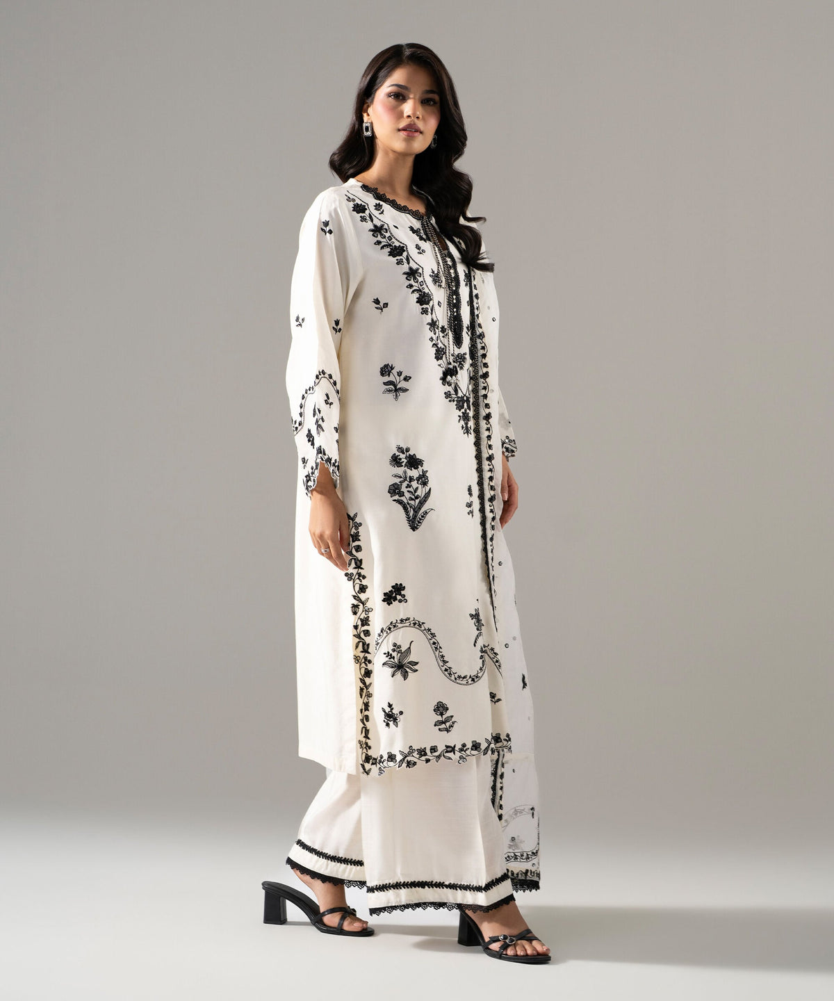 3 Piece - Embroidered Raw Silk Suit 3SFW26WMV108