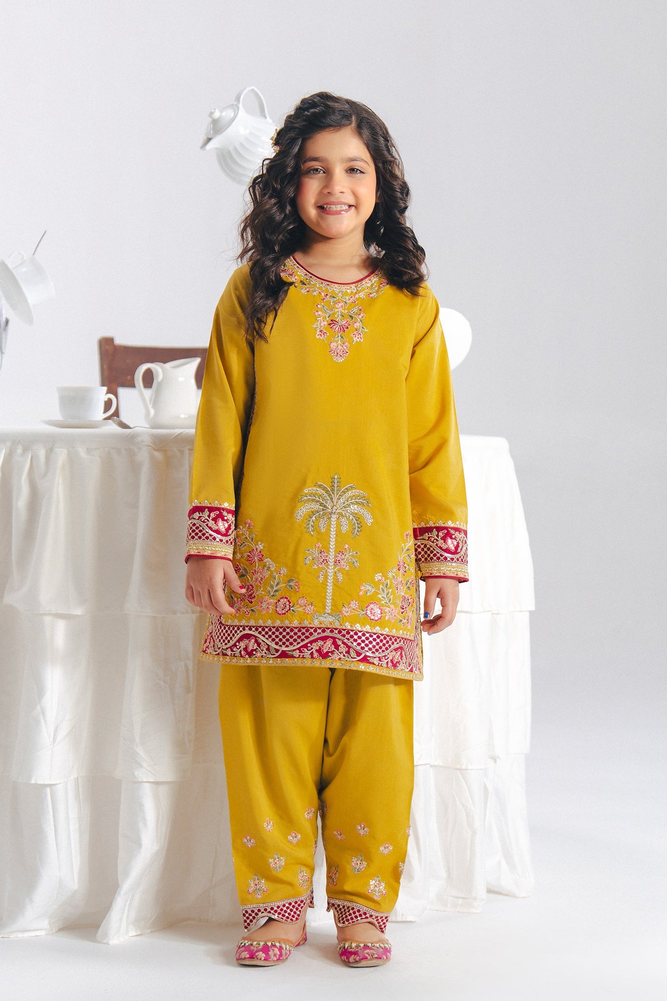EMBROIDERED SUIT (E0922/404/104 E0922/304/104)