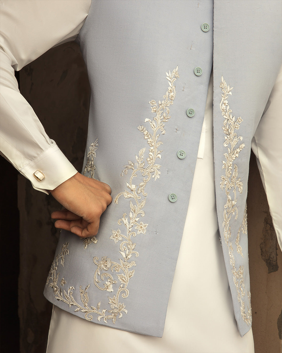 https://cdn.shopify.com/s/files/1/0262/2531/1795/products/3_27fd45e5-828a-4c69-86bc-94951b170e2b.jpg?v=1680521492