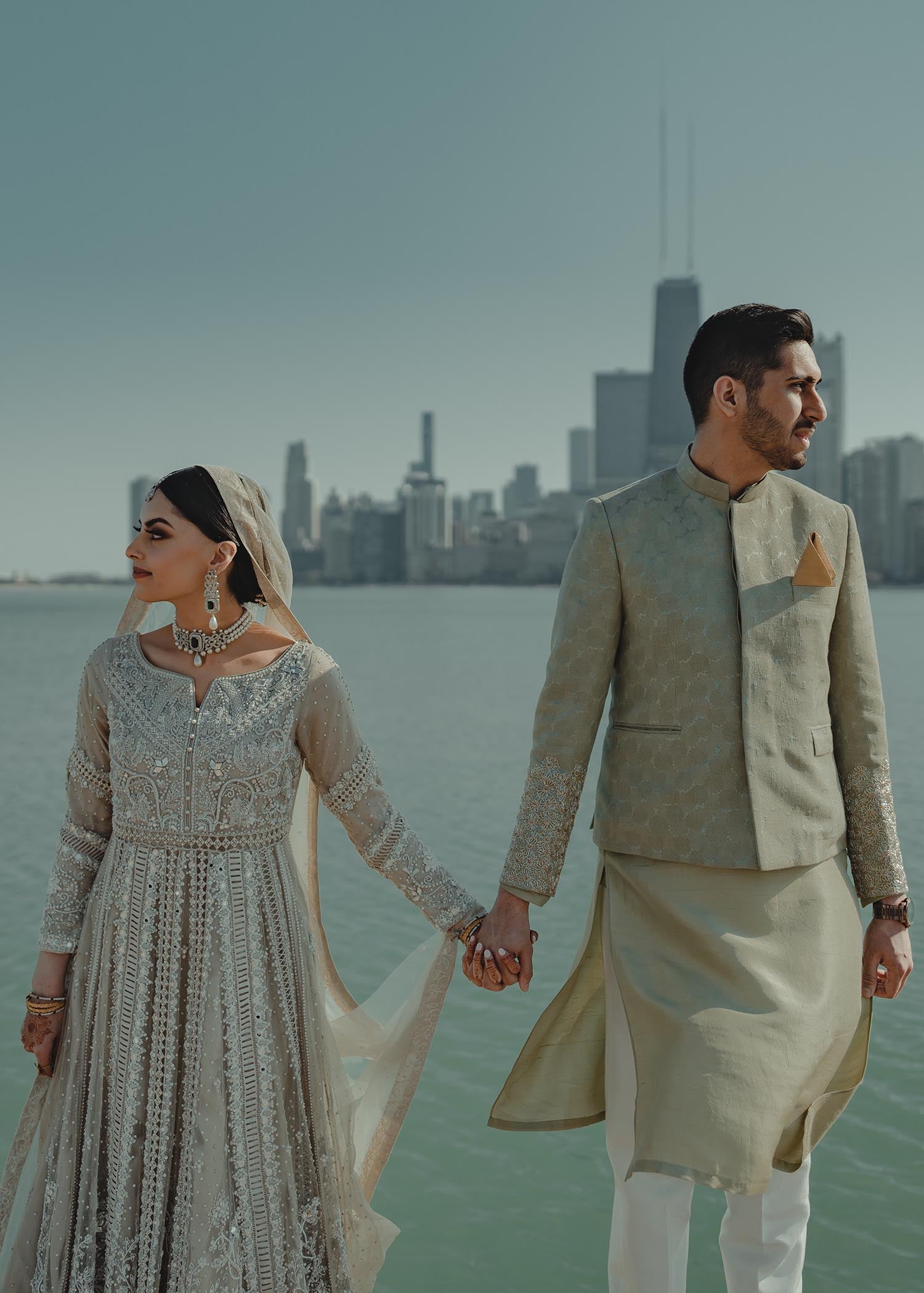 sadaf-fawad-khan-pool-40159290