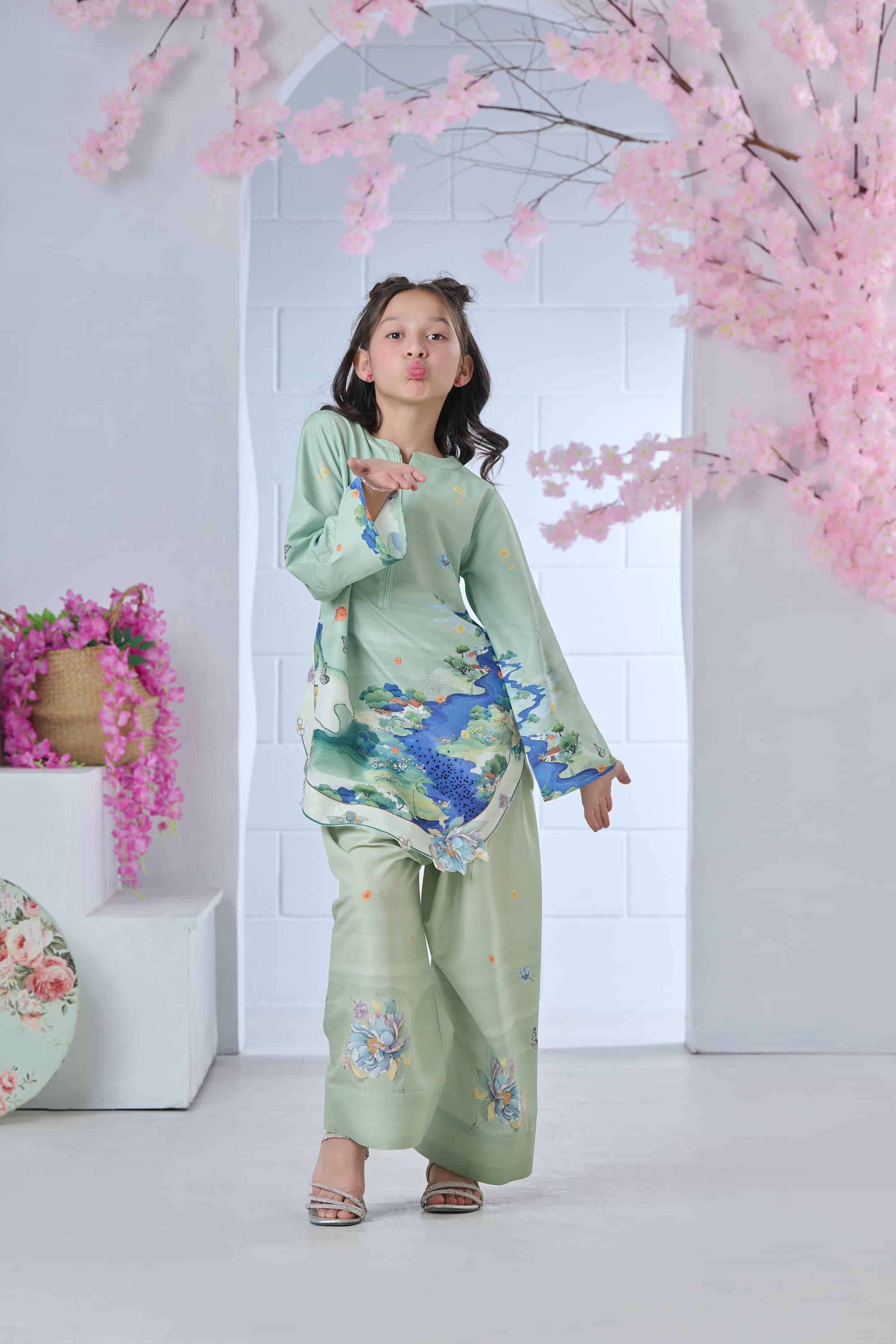 Mini Oriental Escape 2-Piece