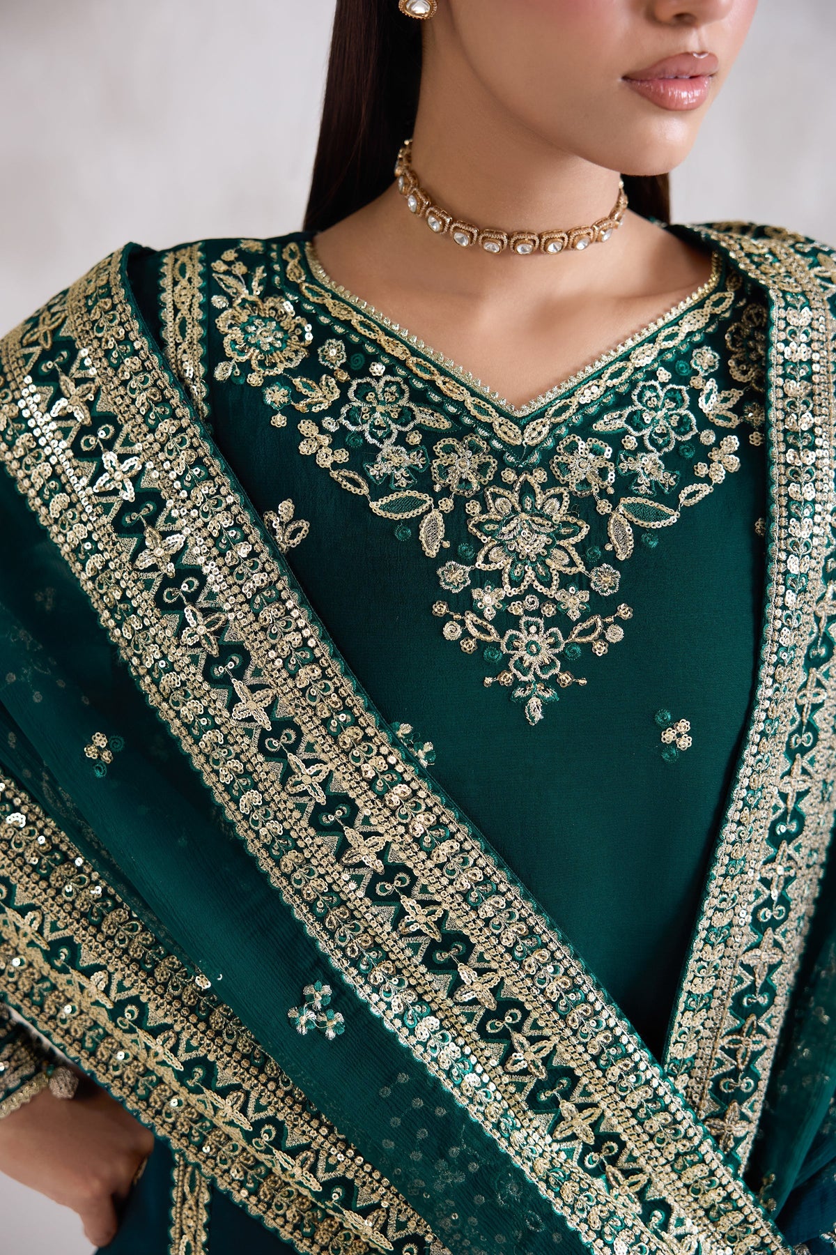 Farasha – Gold Radiance Style