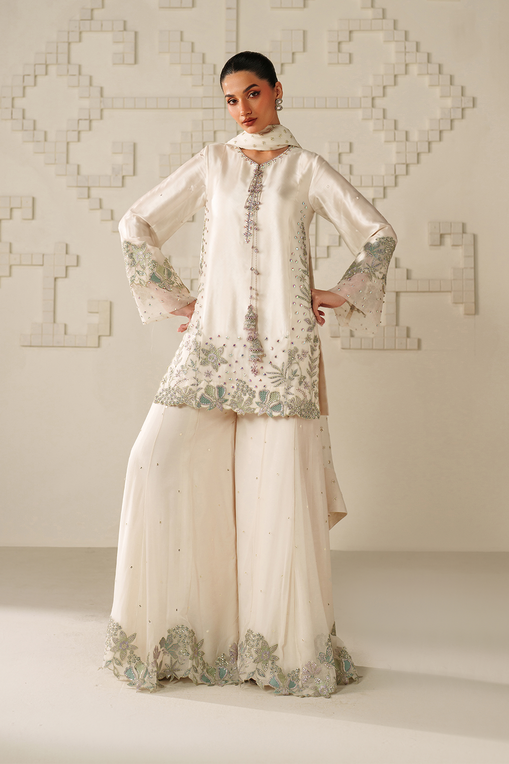 UE-620 Embroidered Ramen Silk
