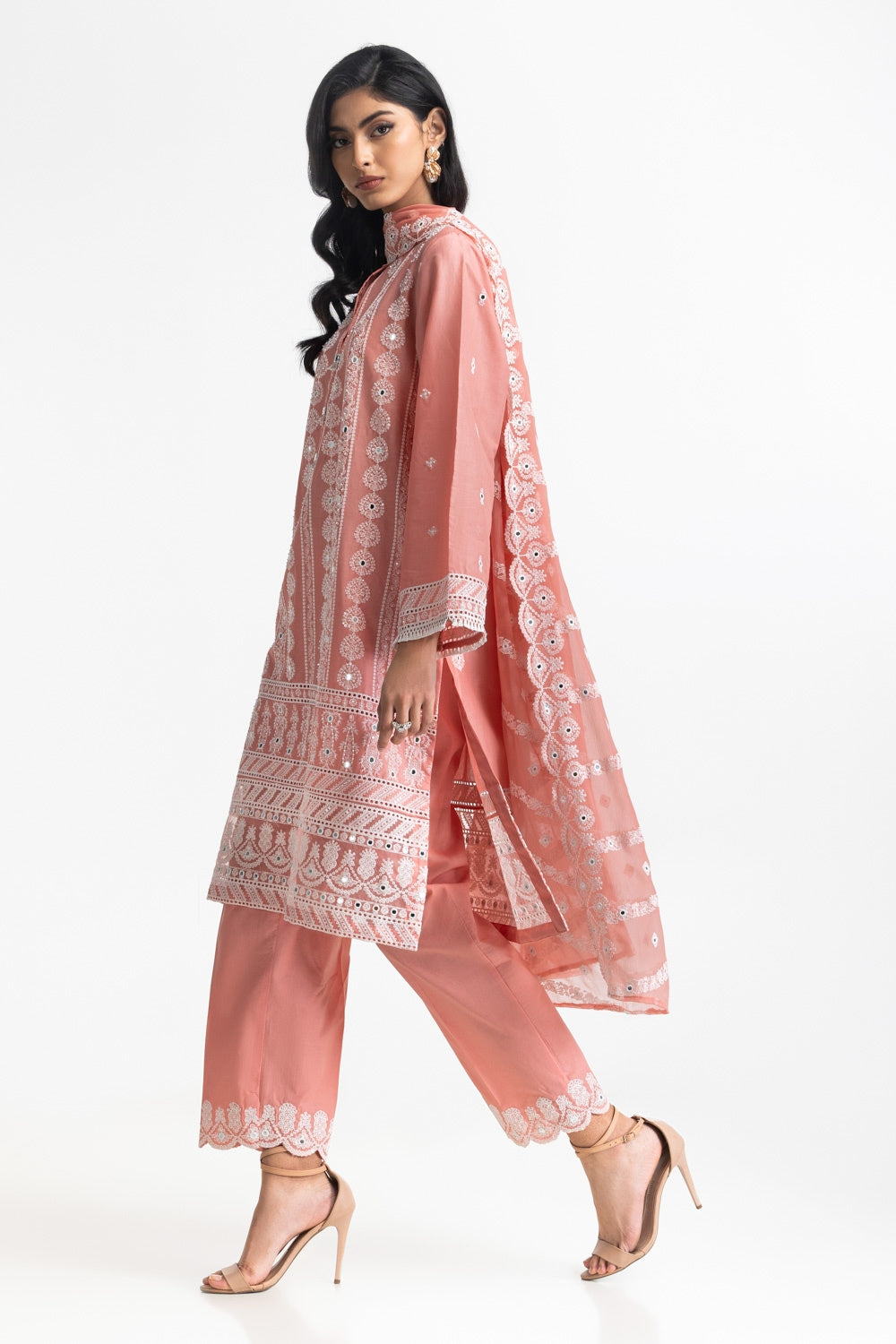 3Pc Lawn Embroidered Suit