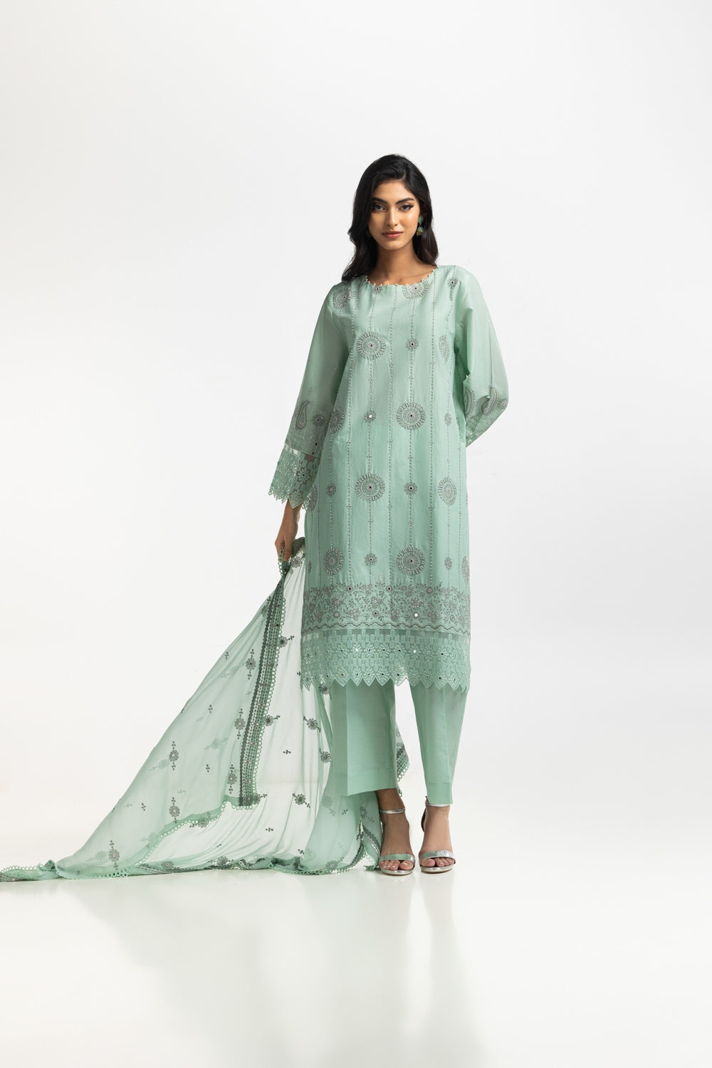 3Pc Lawn Embroidered Suit