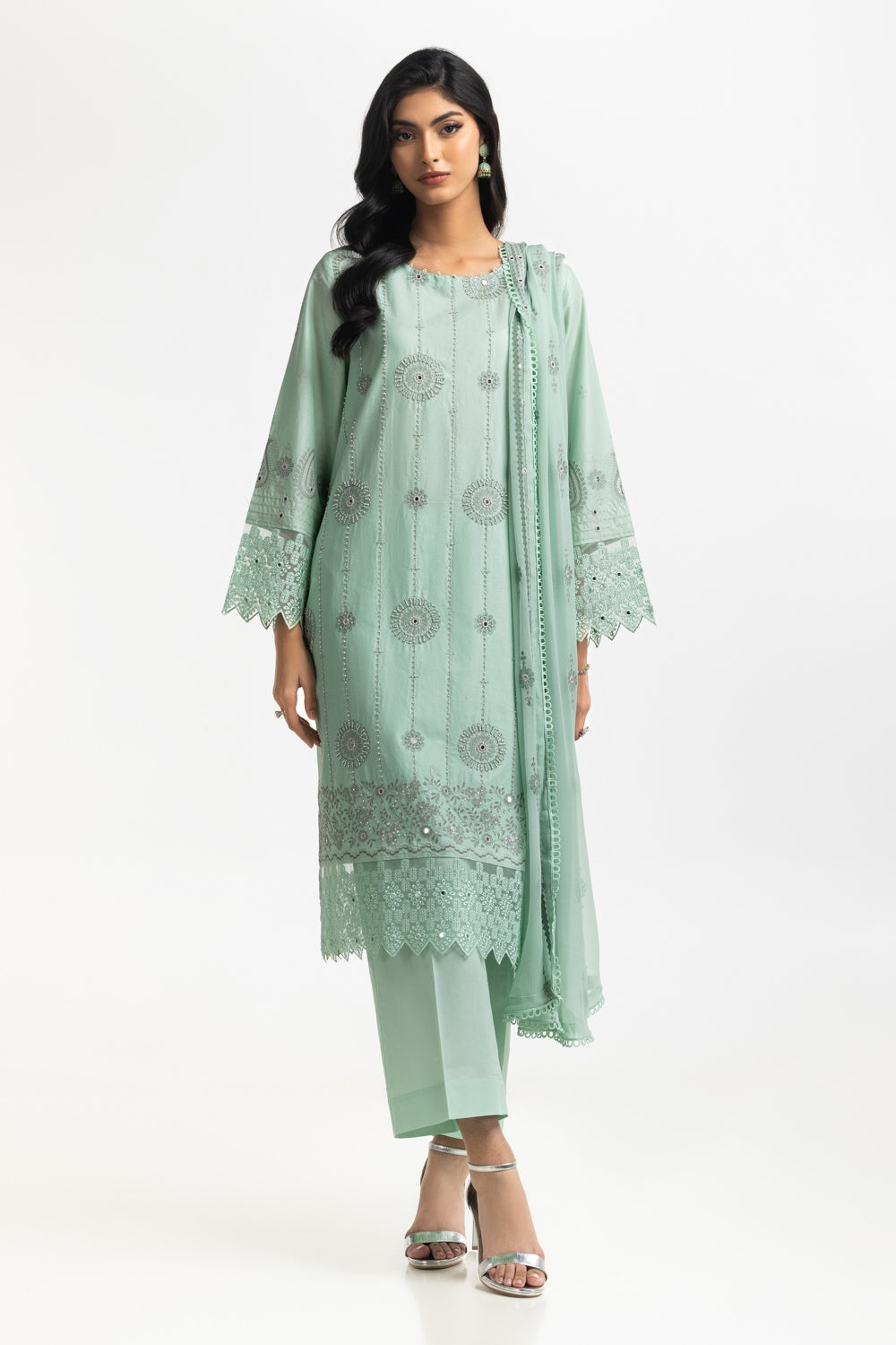 3Pc Lawn Embroidered Suit