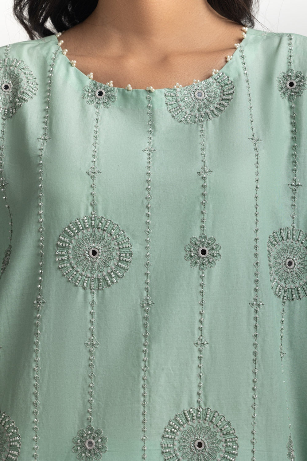 3Pc Lawn Embroidered Suit