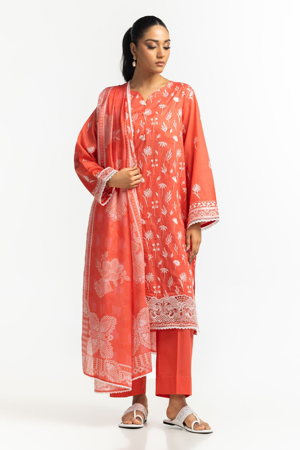 3Pc Lawn Embroidered Suit