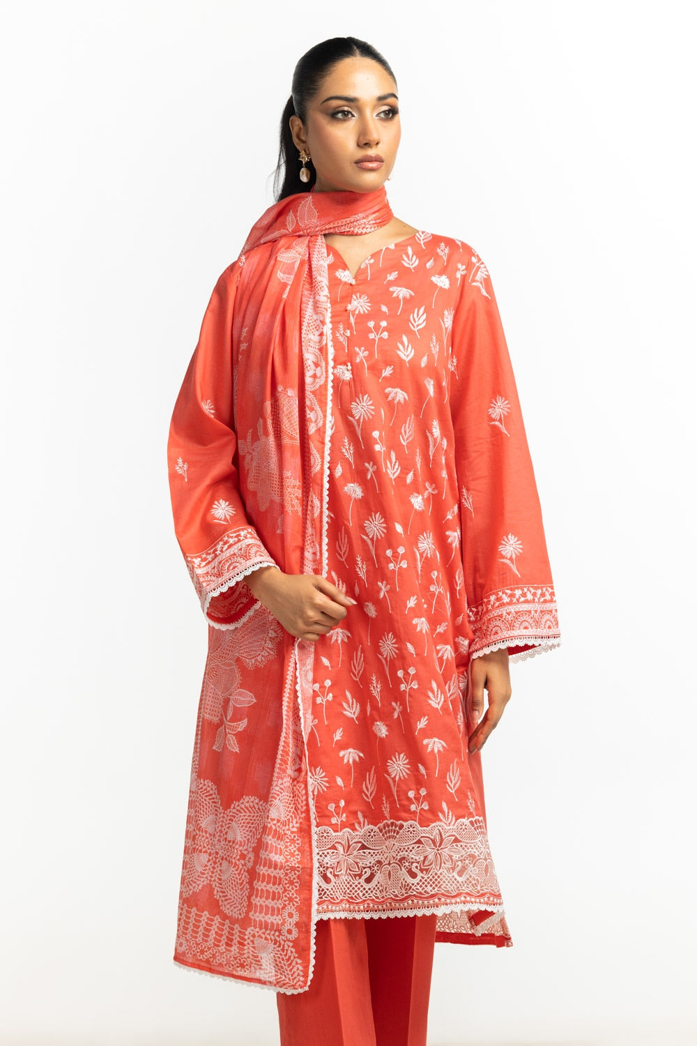 3Pc Lawn Embroidered Suit