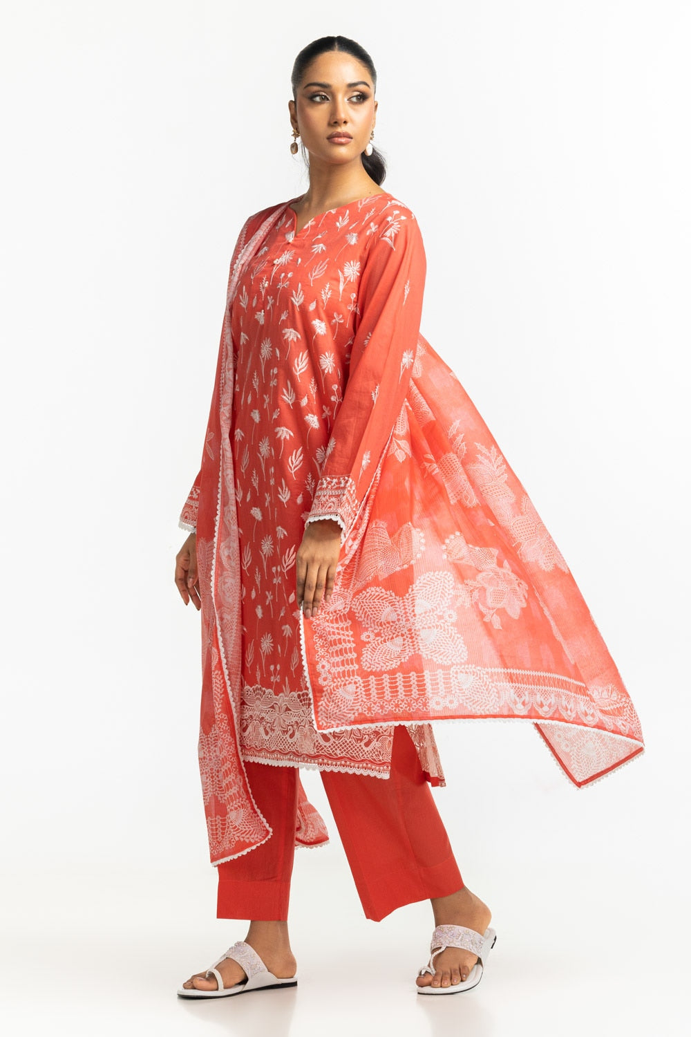 3Pc Lawn Embroidered Suit