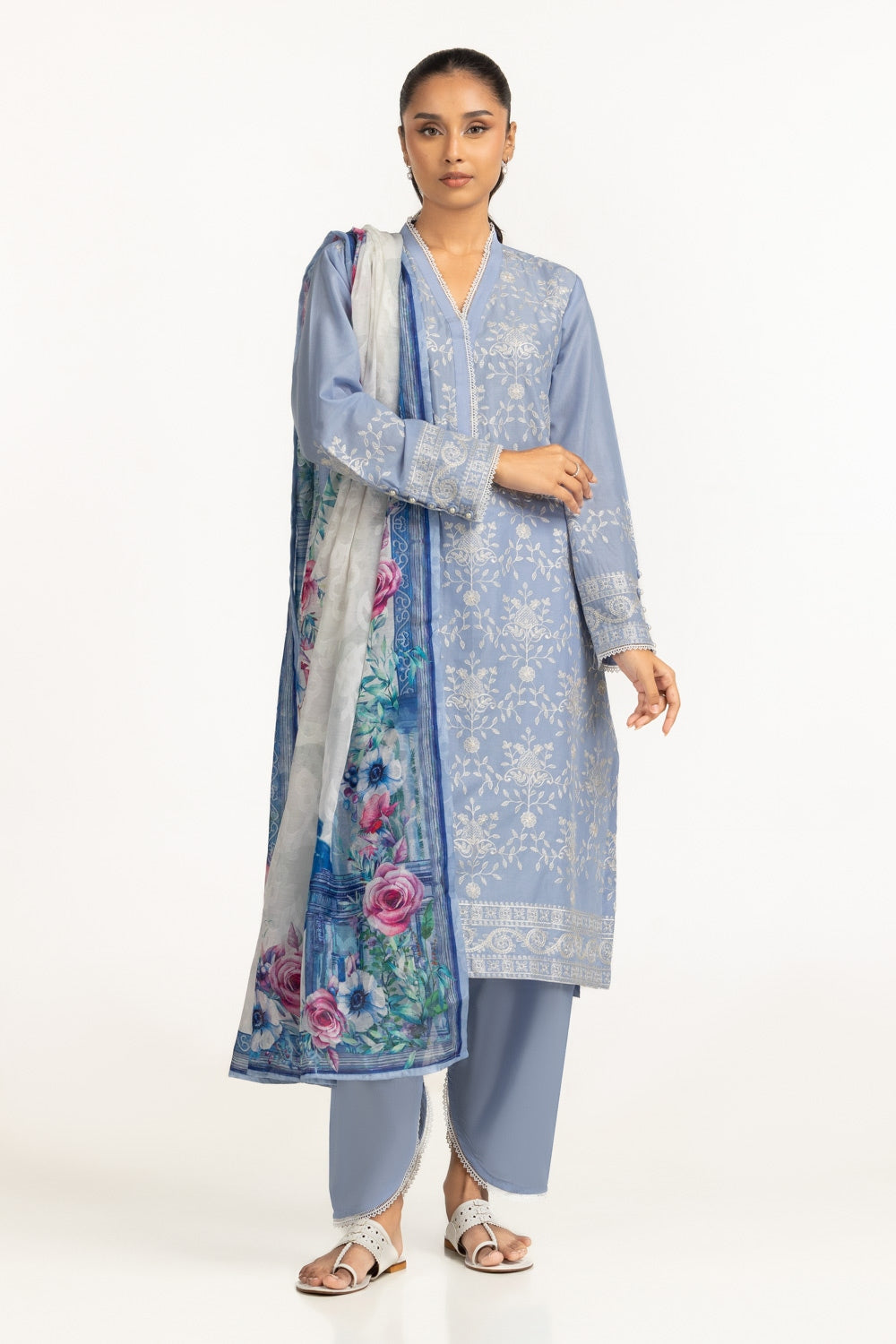 3Pc Lawn Embroidered Suit