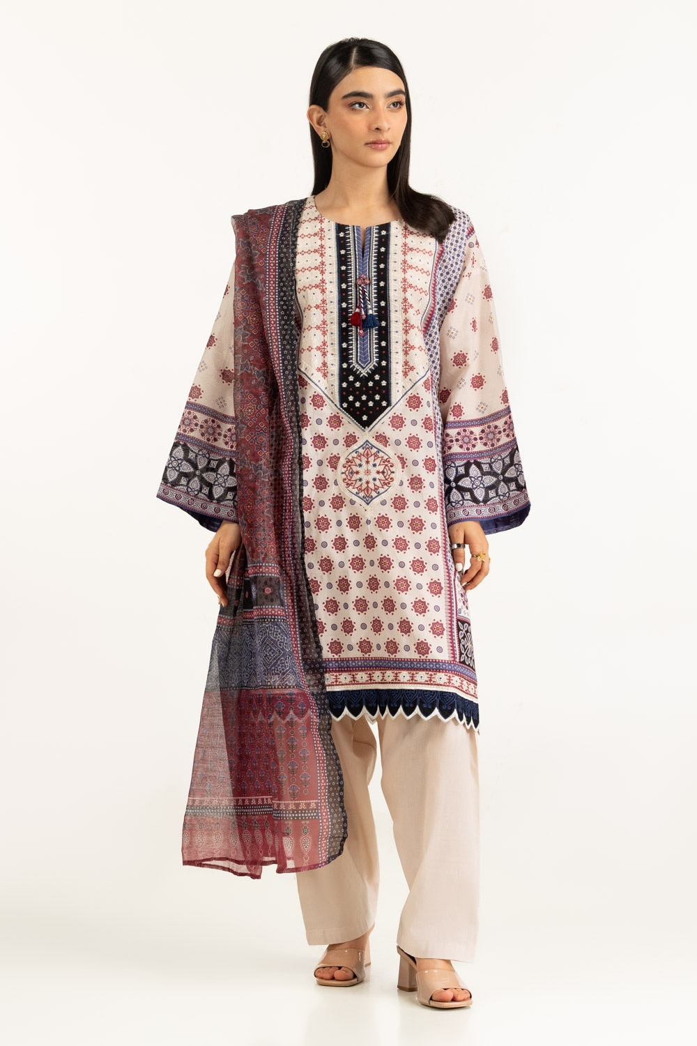 3Pc Lawn Printed Suit With Embroidered