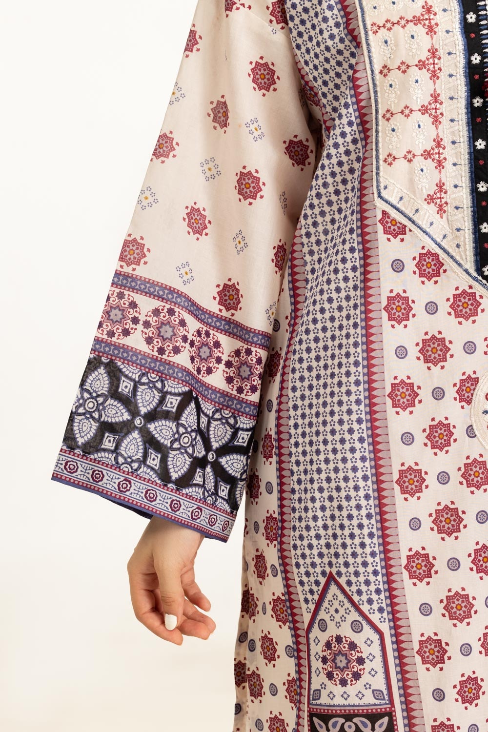 3Pc Lawn Printed Suit With Embroidered