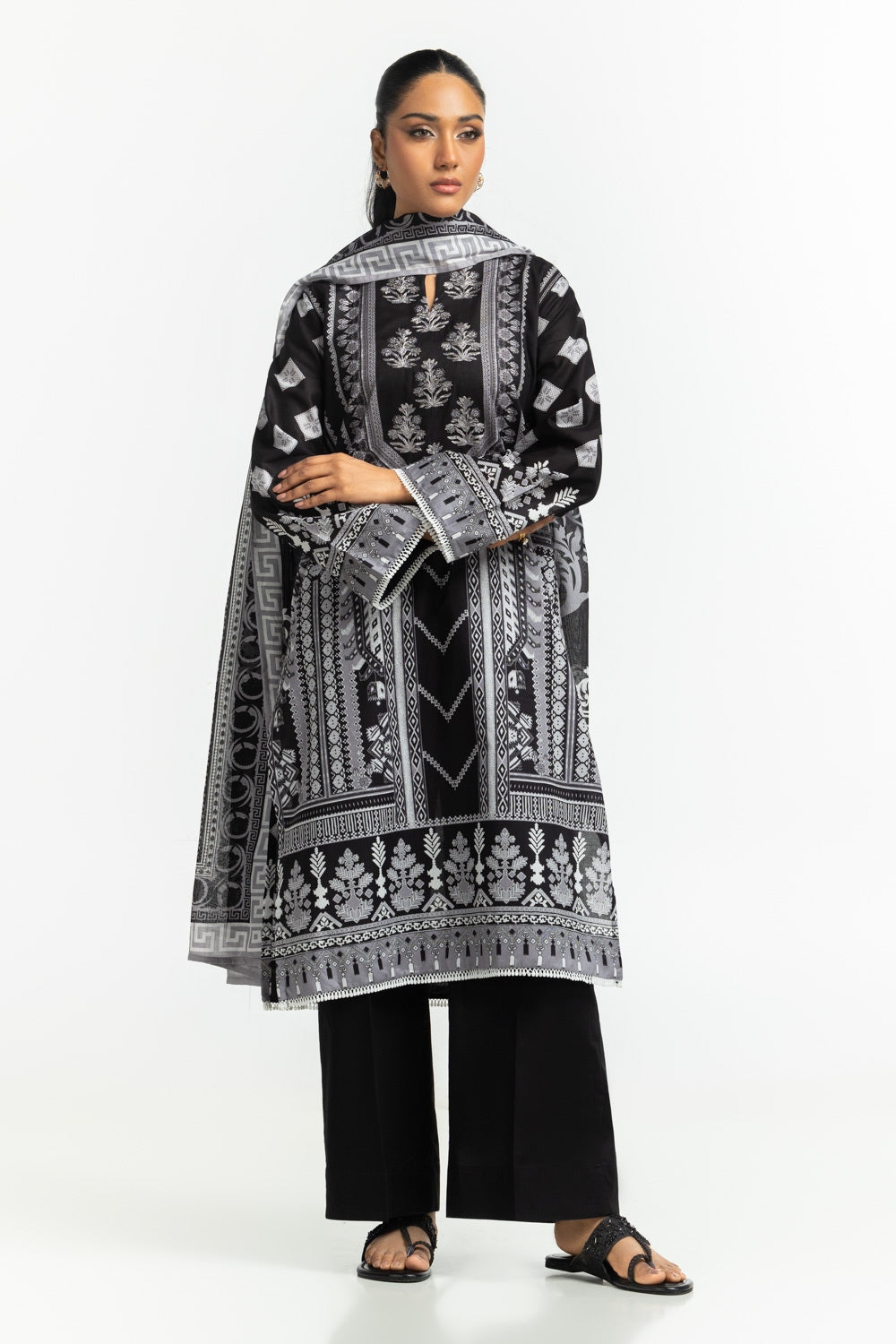 3Pc Lawn Printed Suit With Embroidered
