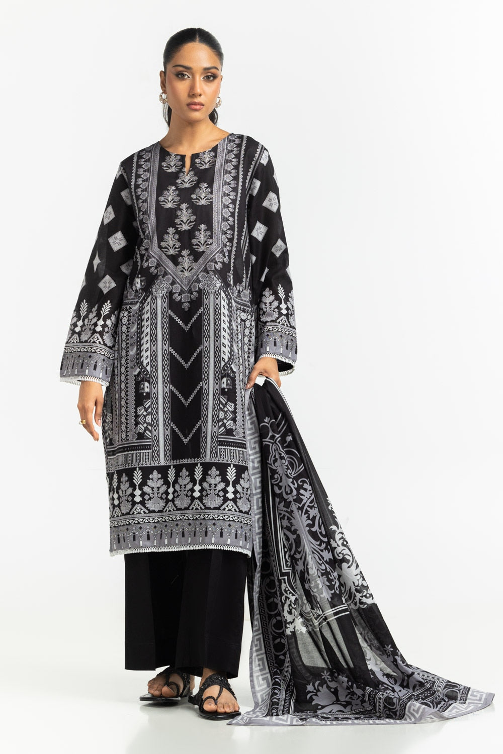 3Pc Lawn Printed Suit With Embroidered