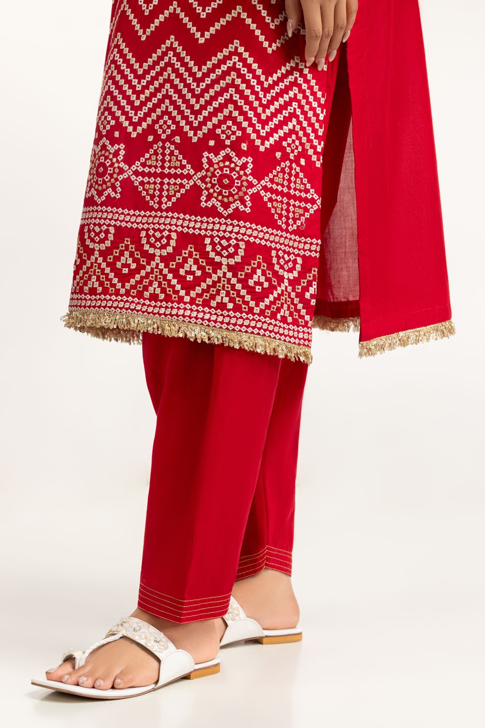 3Pc Lawn Printed Suit With Embroidered