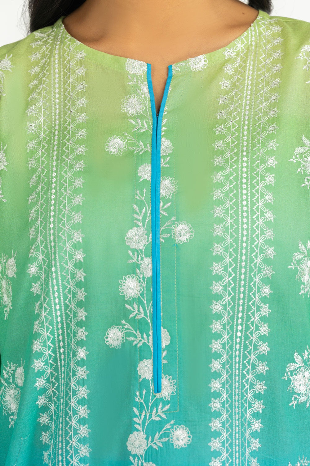 3Pc Printed Lawn Suit With Embroidered Iustksd-327
