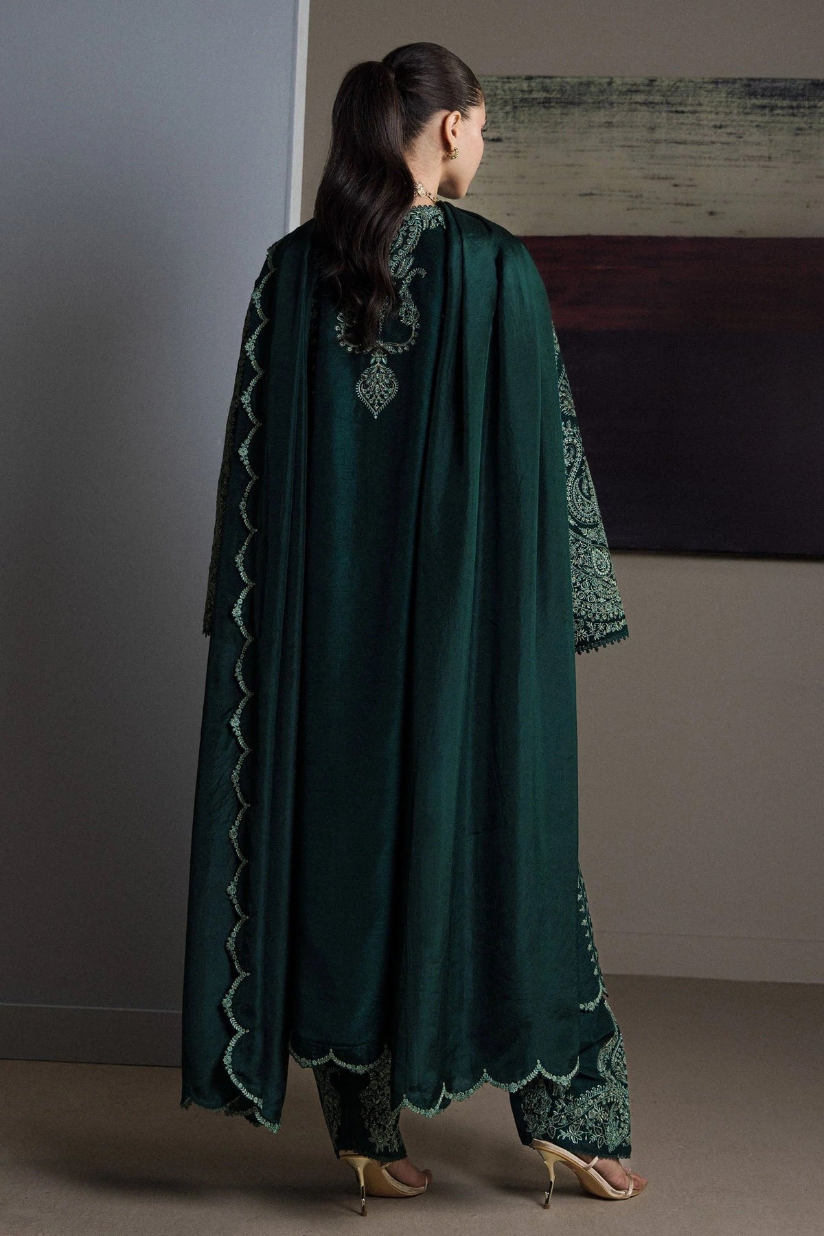 Zara Shahjahan Luxury Lawn Embroidered 3Pc Unstitched/Stitched  Suit - Zehra PA-0045