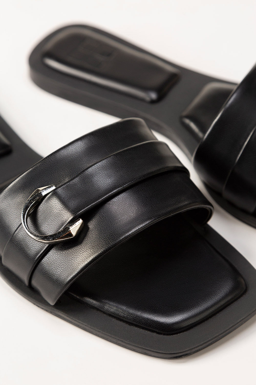 Black Comfy Slipper Iww-Cfs24-002