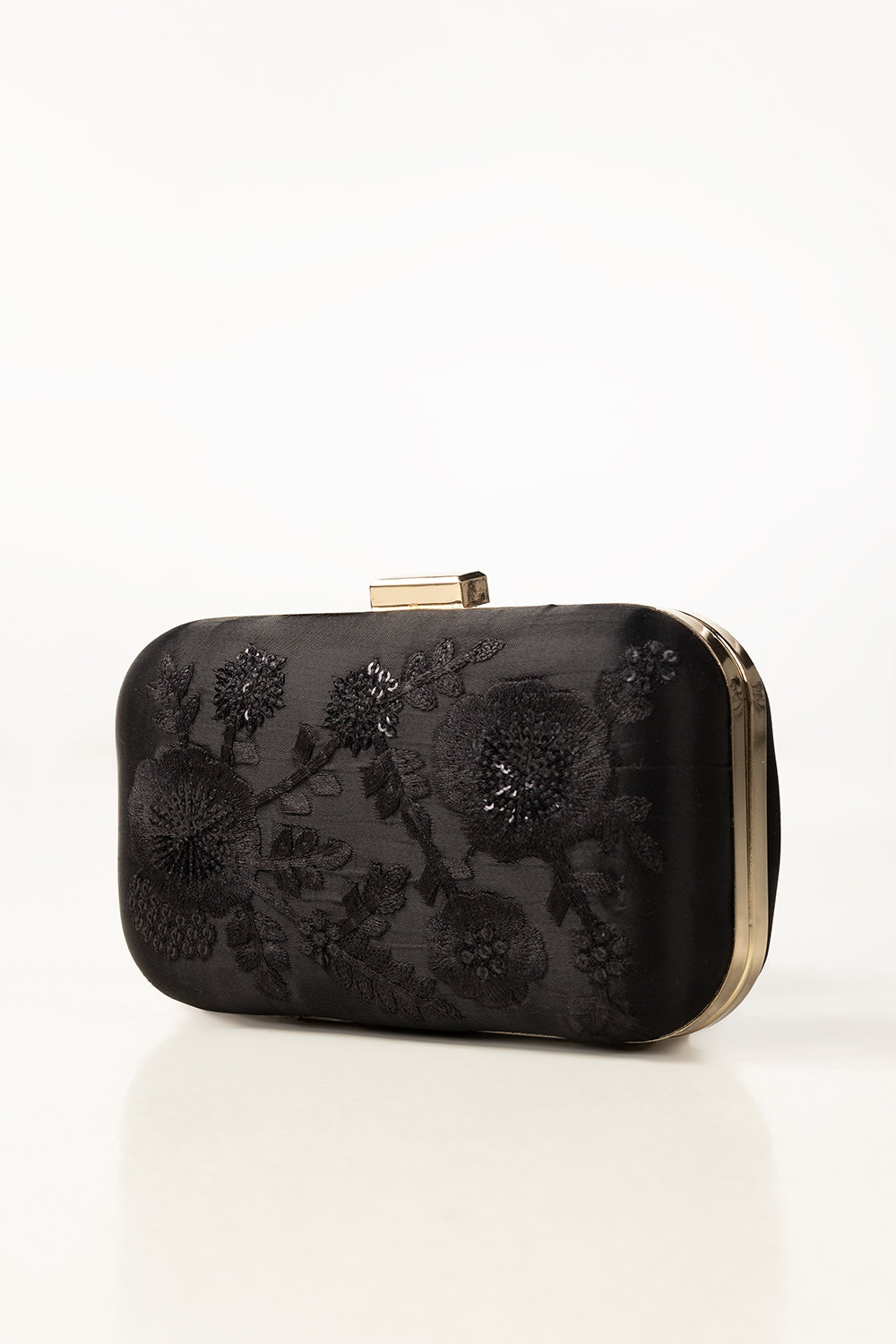 https://cdn.shopify.com/s/files/1/0706/3253/8159/files/424512-black-clutch-side-ideas.jpg?v=1758371193