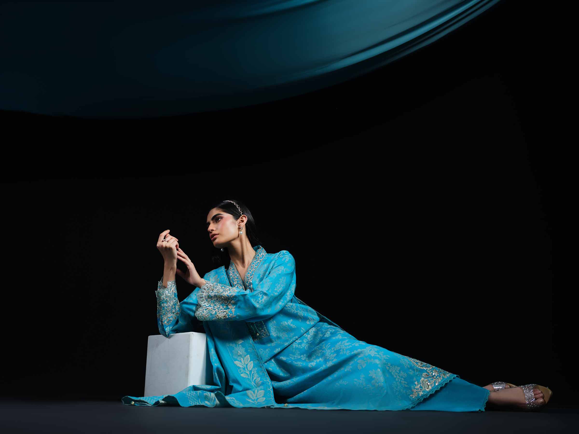 3 Piece - Embroidered Suit - 42503600