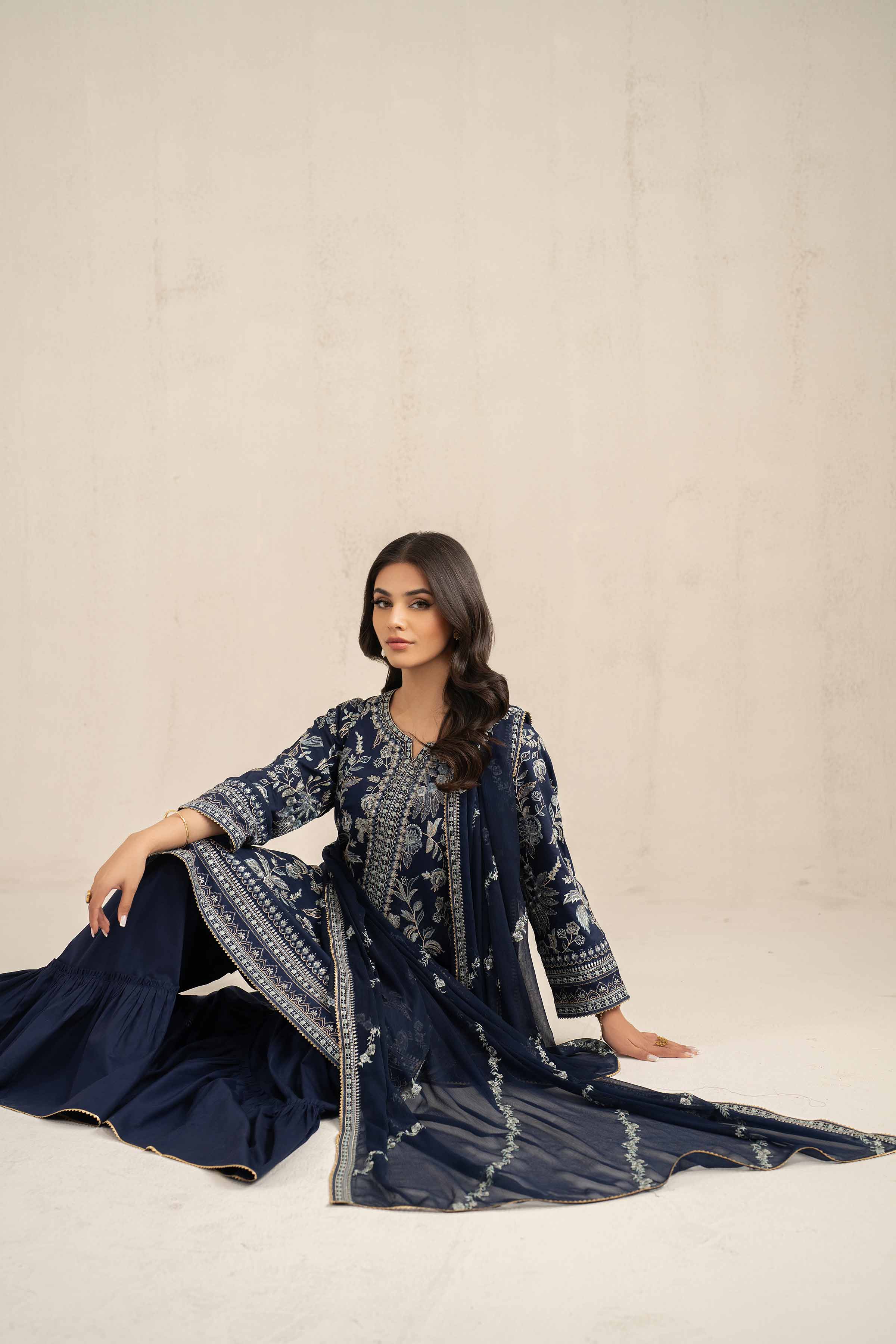 3 Piece - Embroidered Suit - 42519191