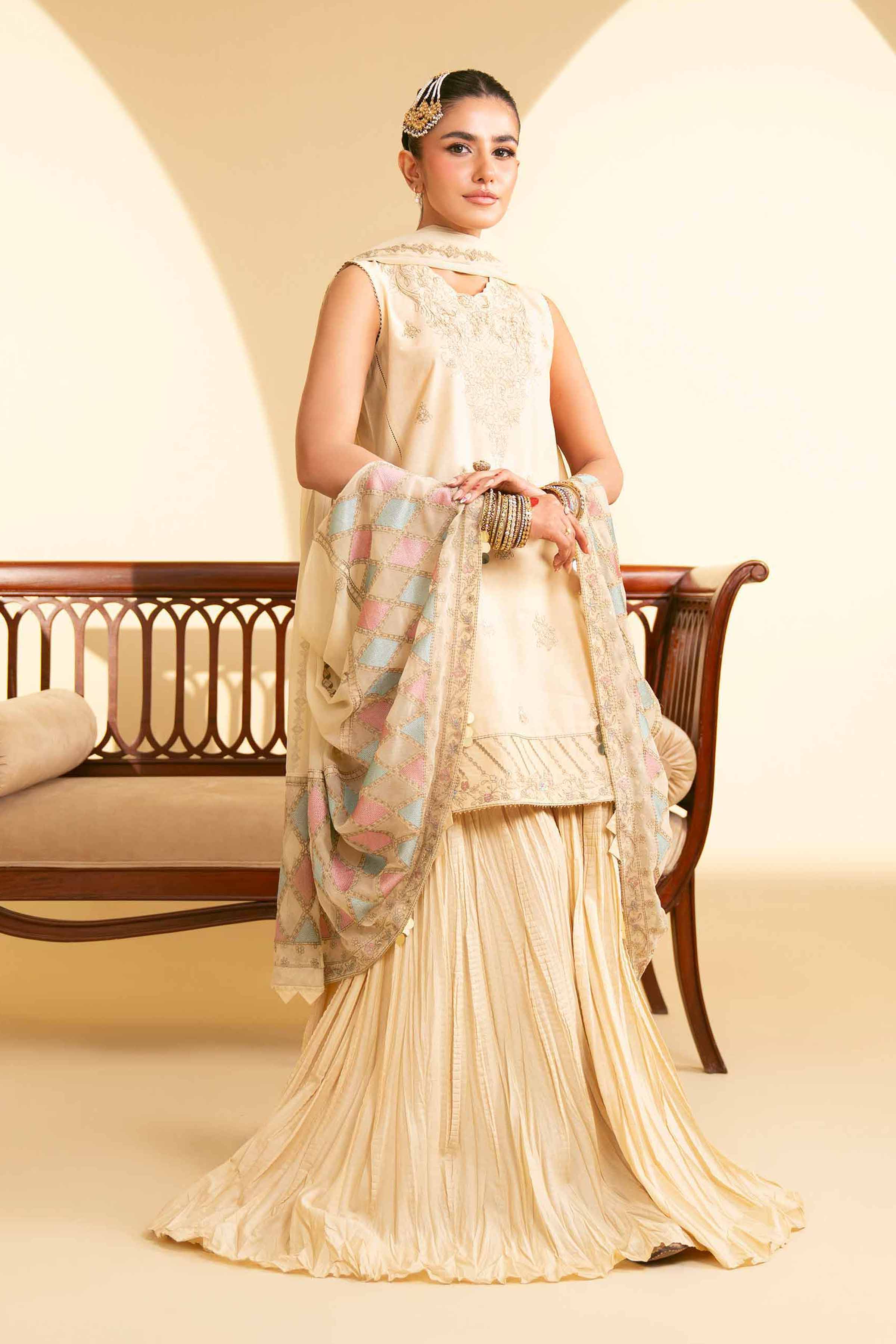 3 Piece - Embroidered Suit - 42519196