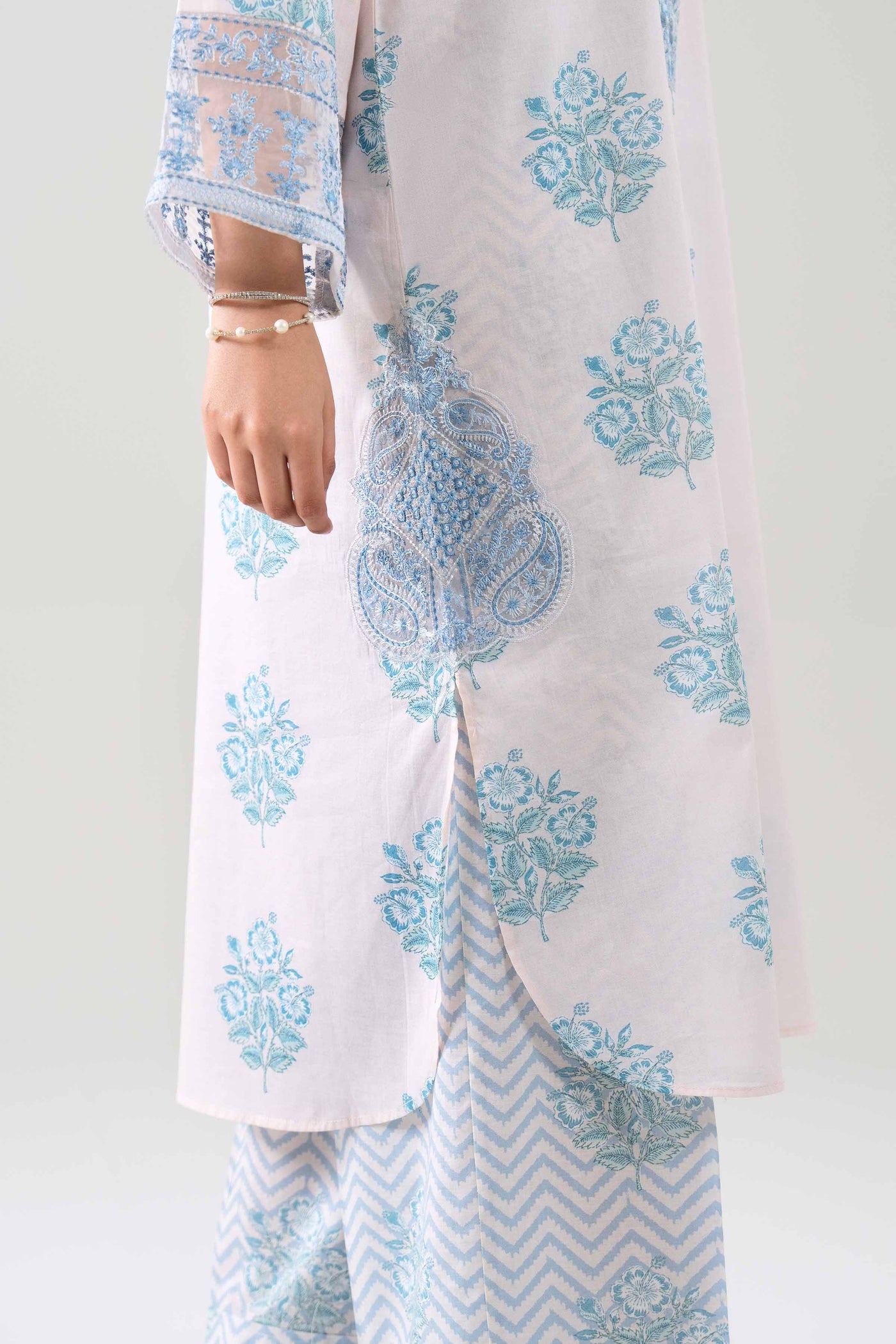 3 Piece Unstitched Embroidered Jacquard Suit