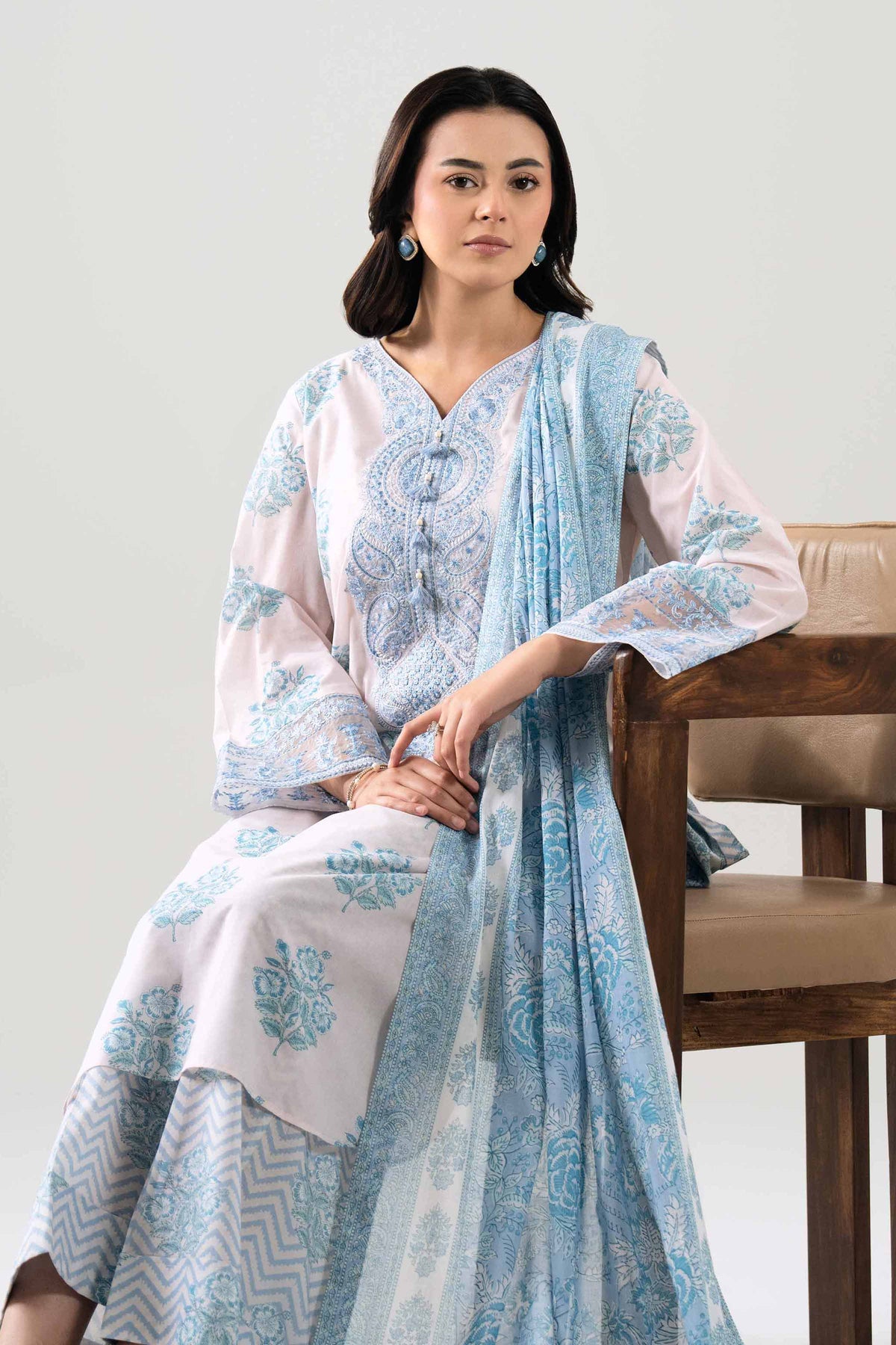 3 Piece - Printed Embroidered Suit - 42601164