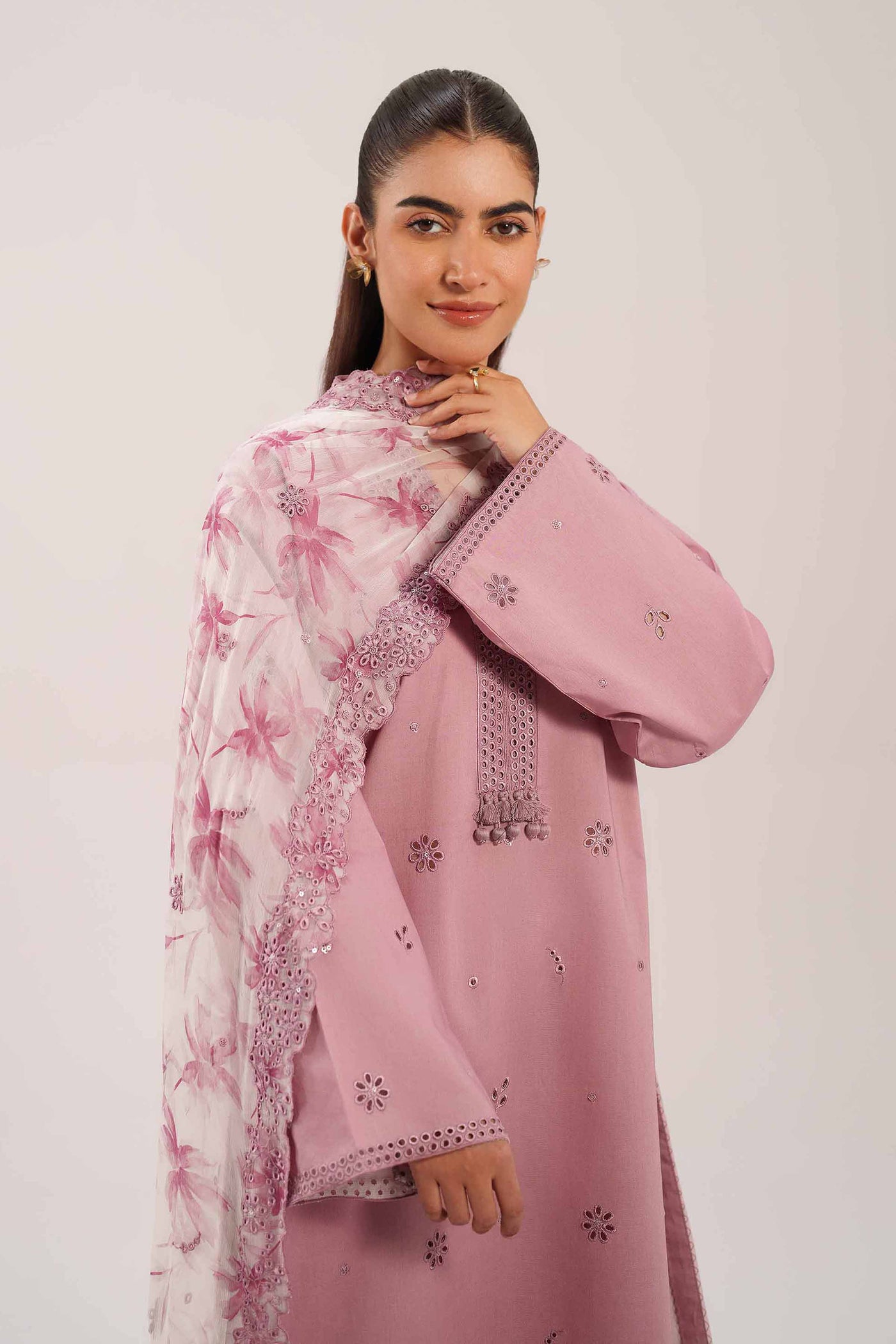 Gulmira Jhoomar