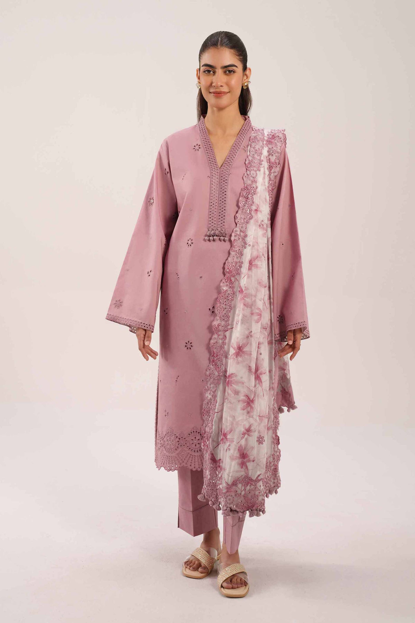 Gulmira Jhoomar