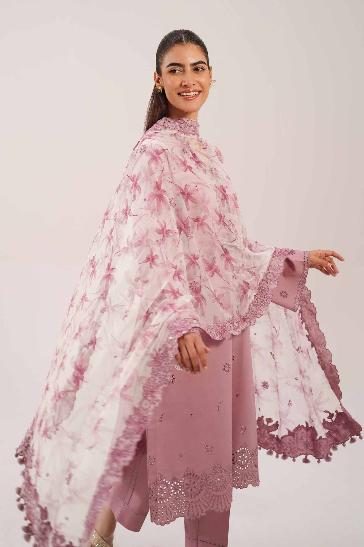 Gulmira Jhoomar