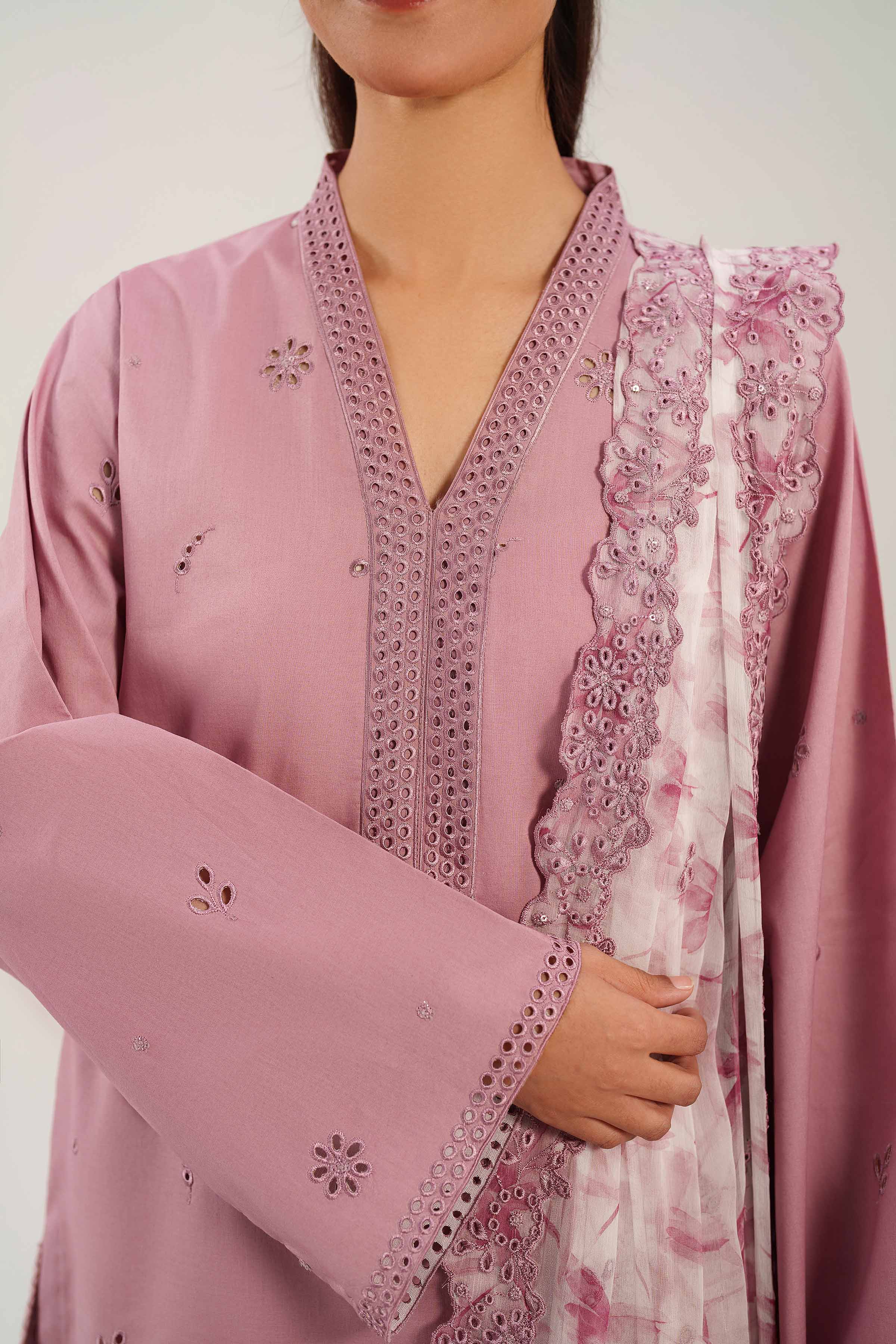 Gulmira Jhoomar