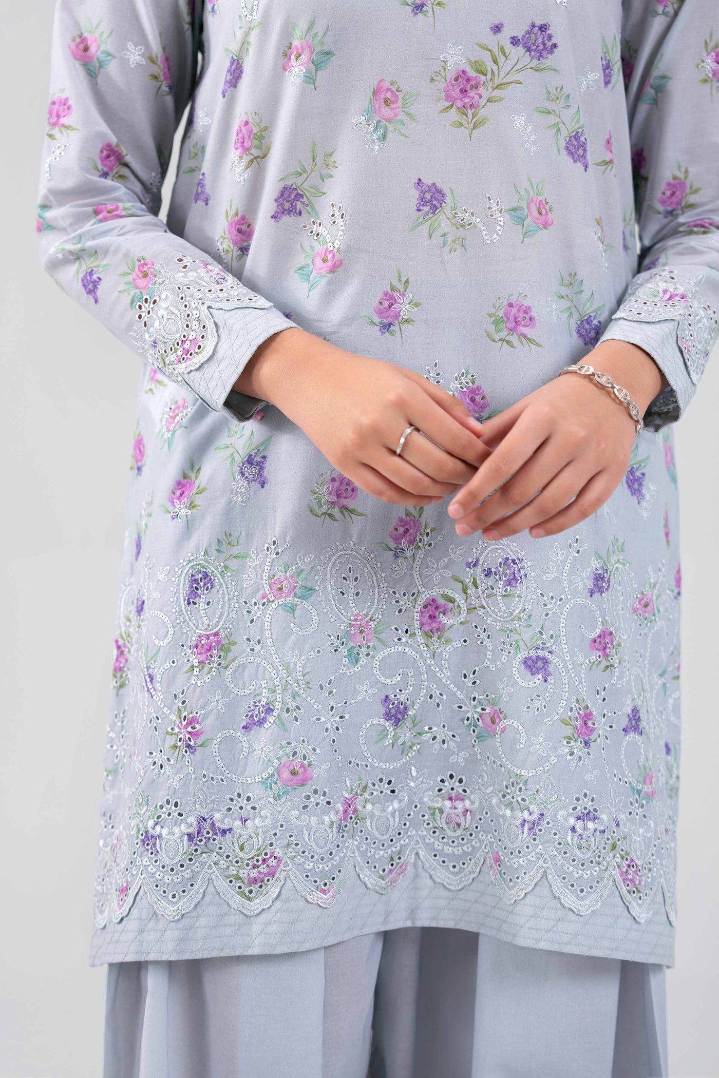 Embroidered Lawn Kurta