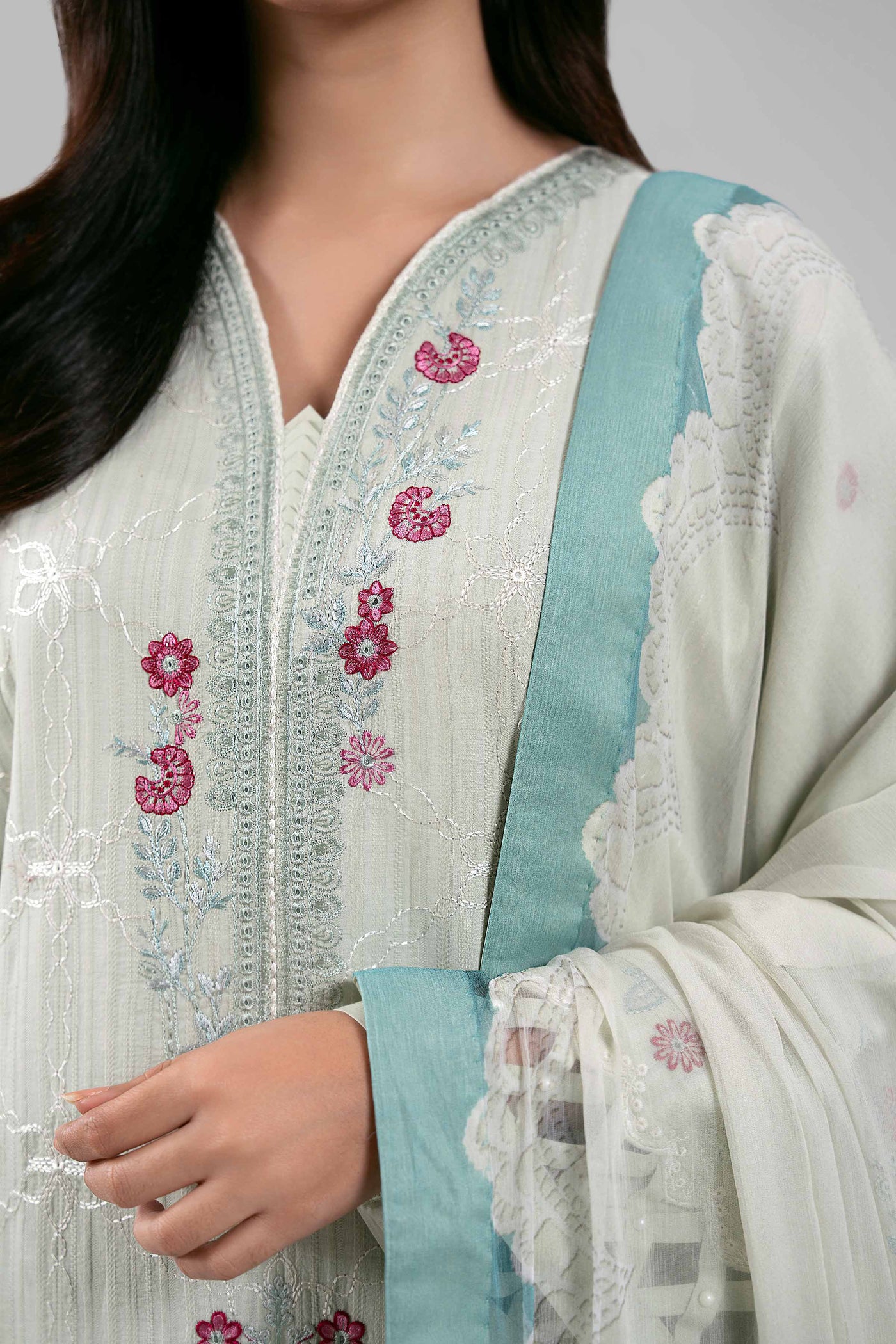 3 Piece Embroidered Lawn Suit