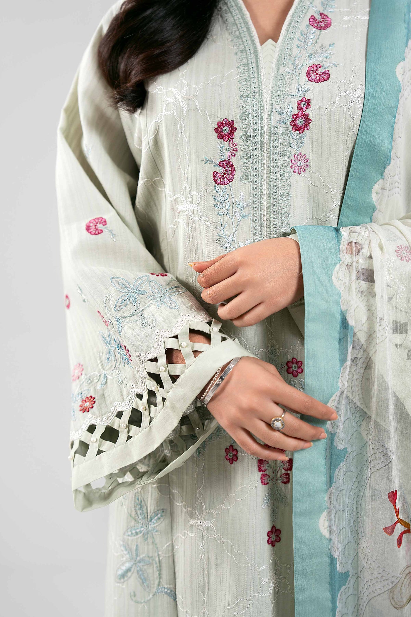 3 Piece Embroidered Lawn Suit