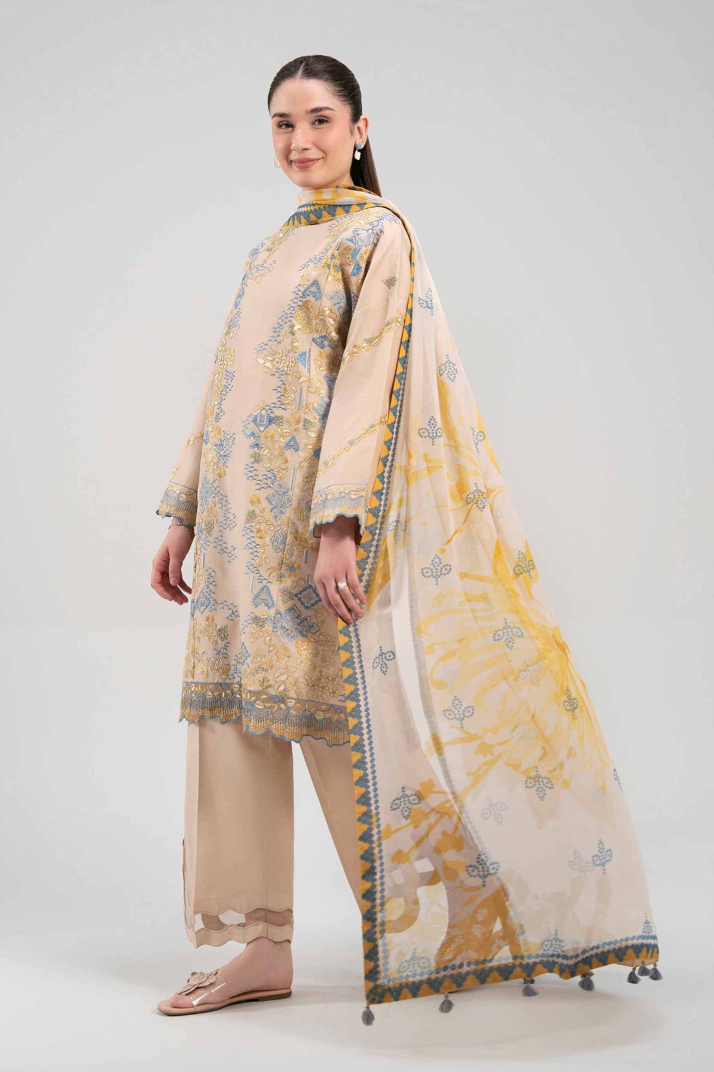 3 Piece Embroidered Lawn Suit