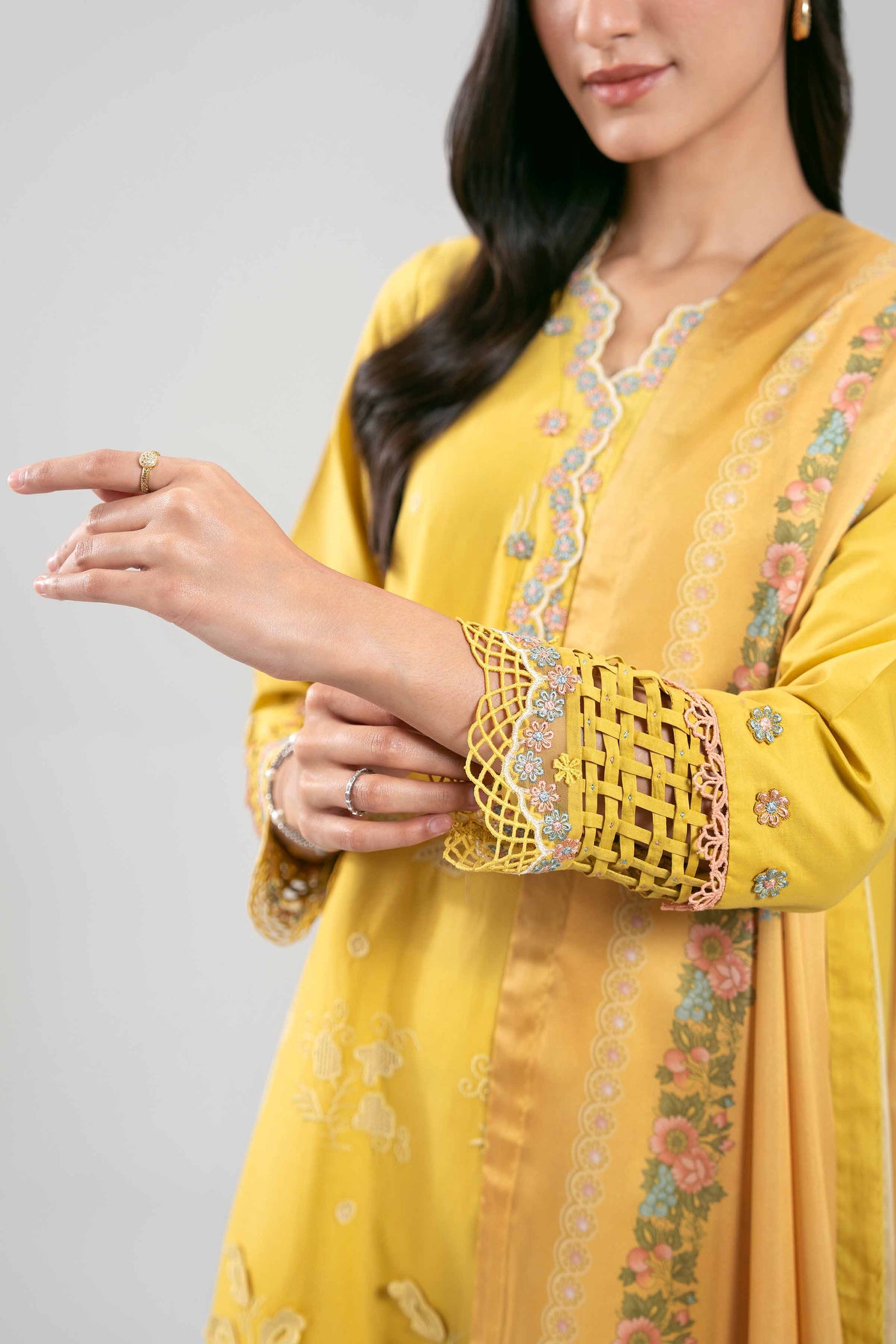 3 Piece Embroidered Lawn Suit