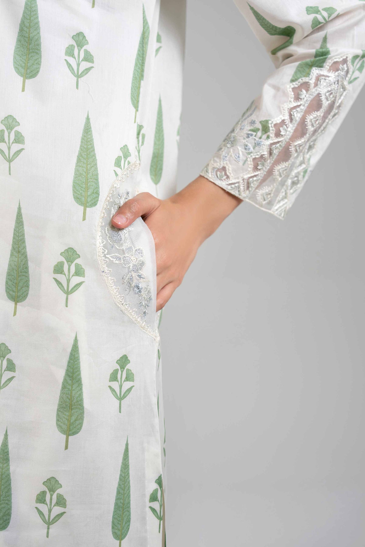 3 Piece Embroidered Lawn Suit