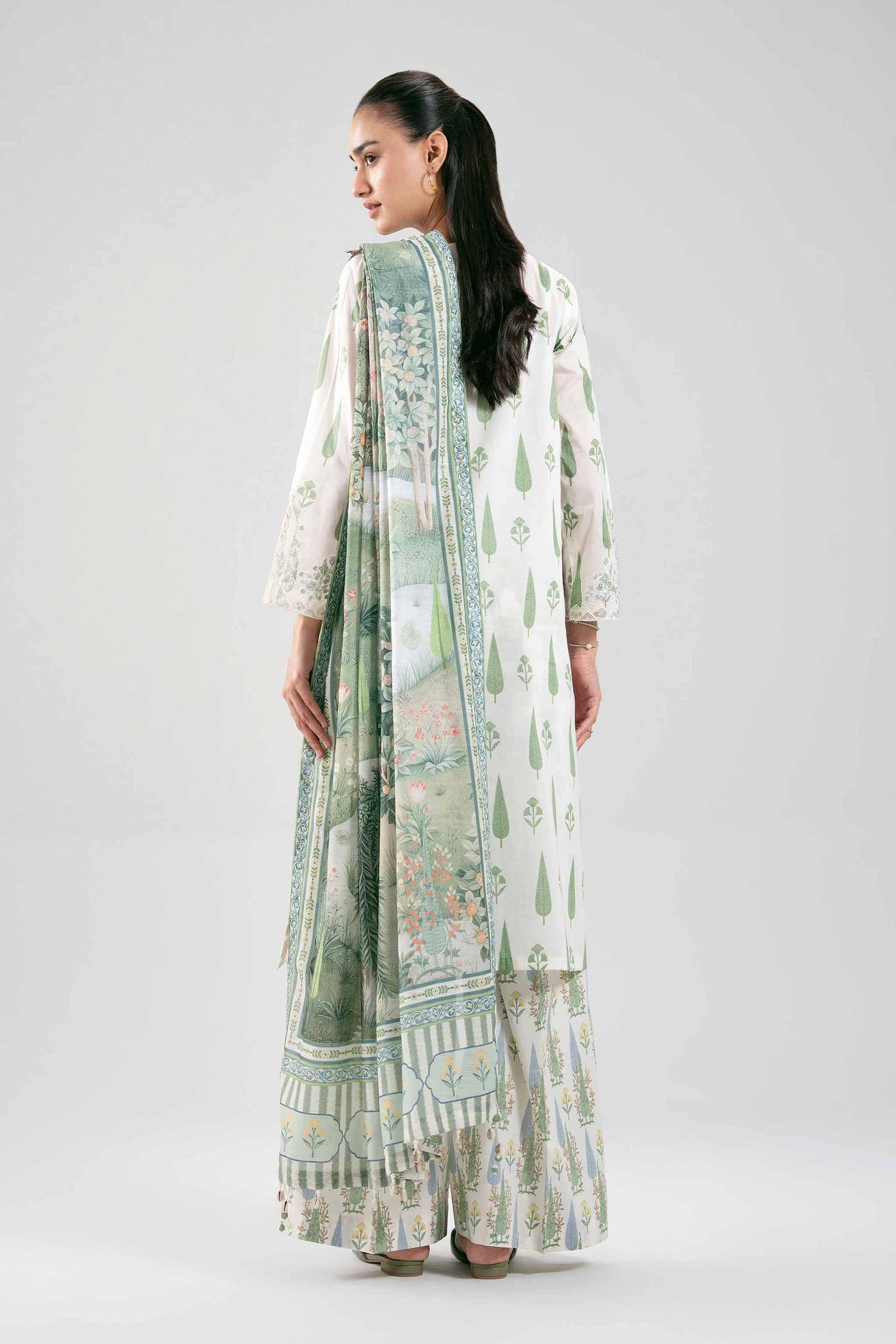 3 Piece Embroidered Lawn Suit