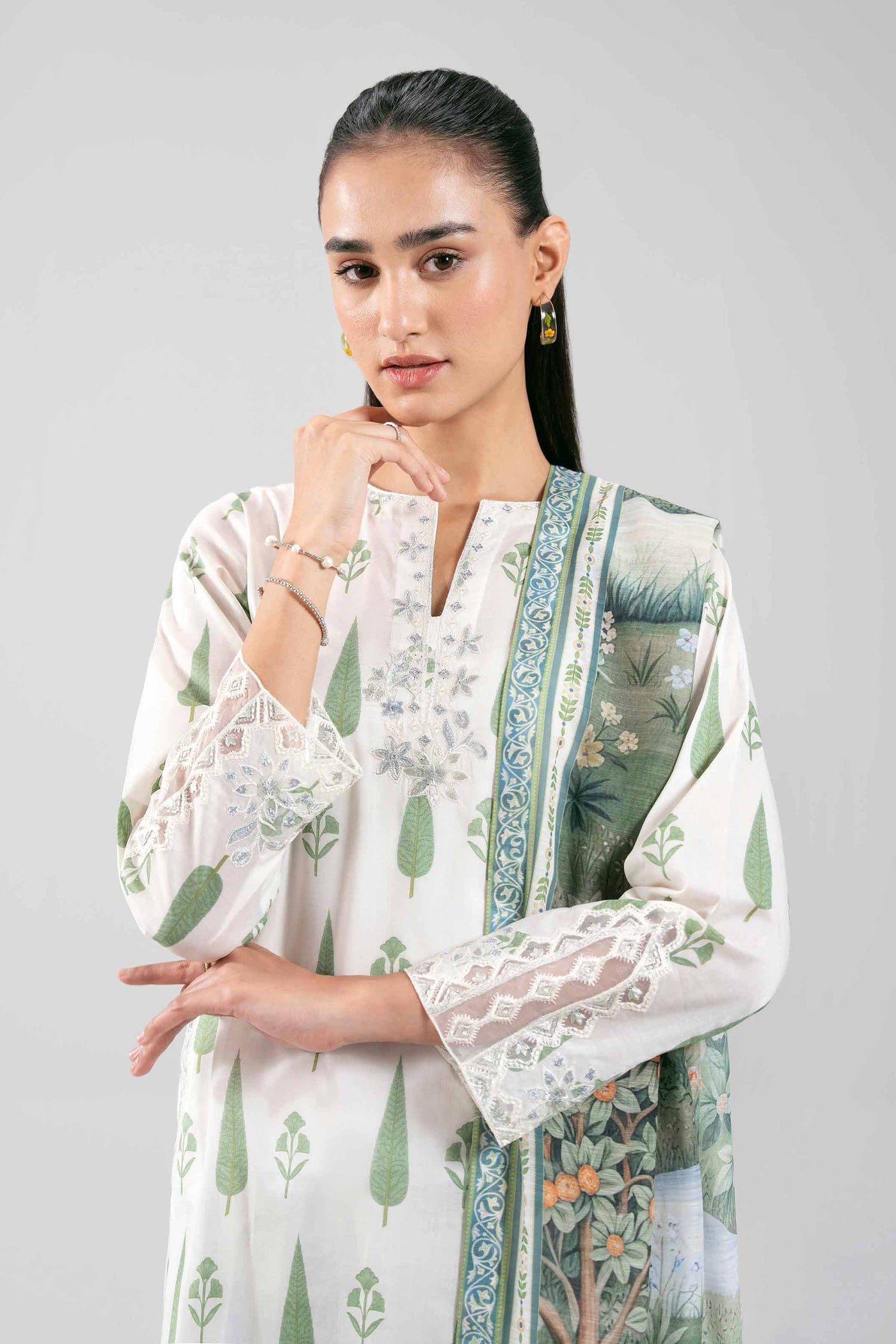 3 Piece Embroidered Lawn Suit