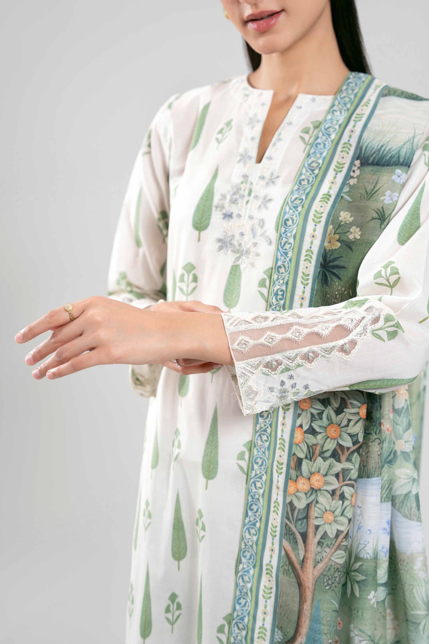3 Piece Embroidered Lawn Suit