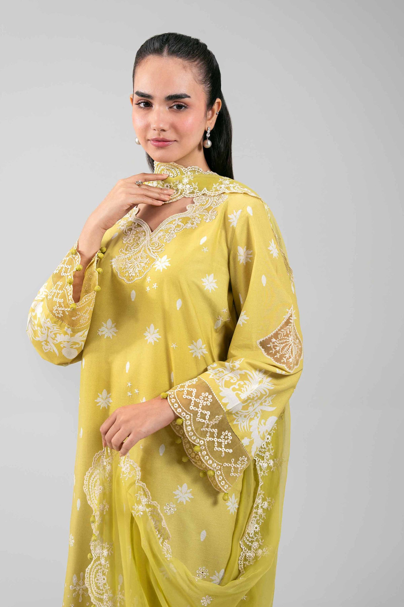 Veyra Earrings