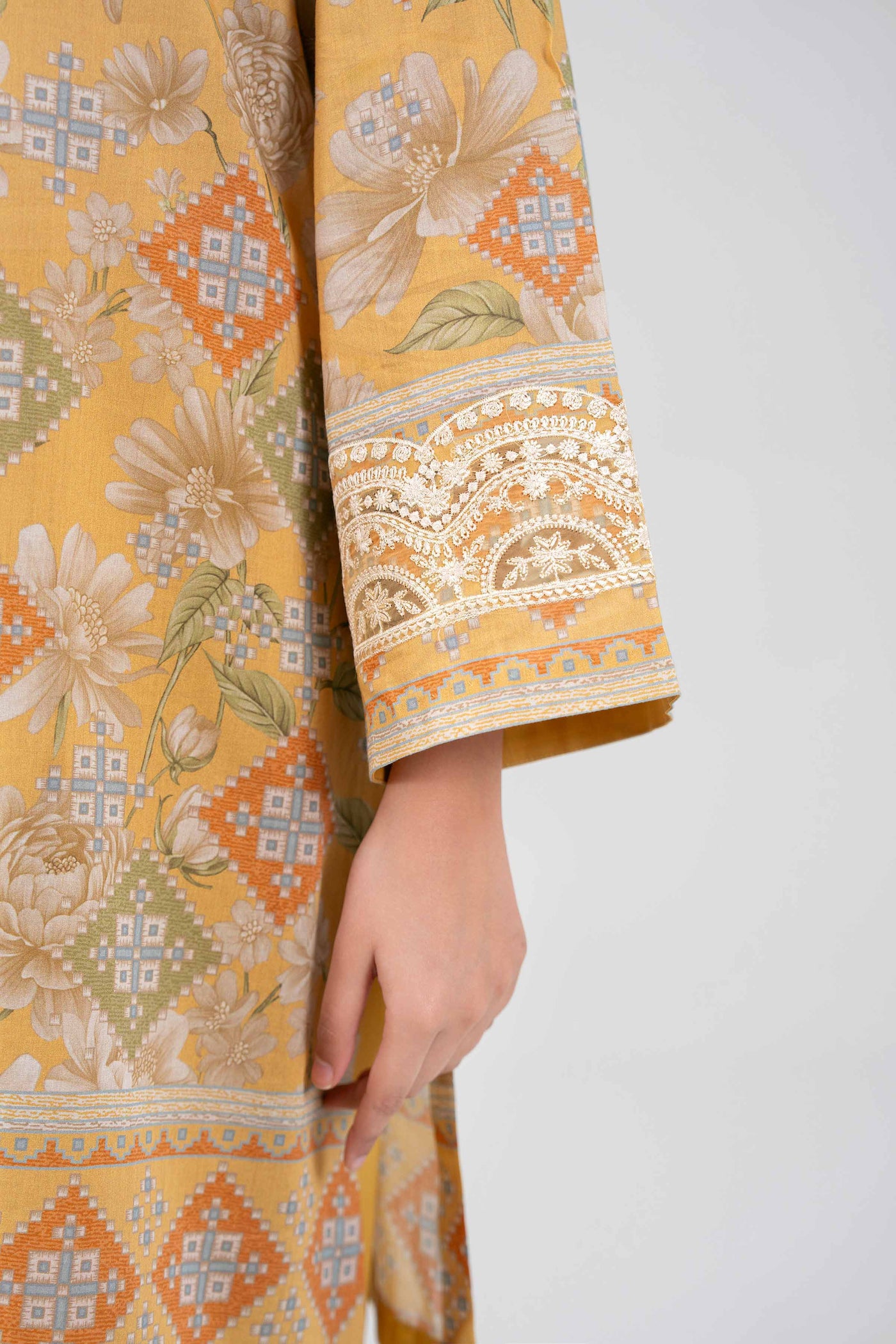 Farnoush Mala
