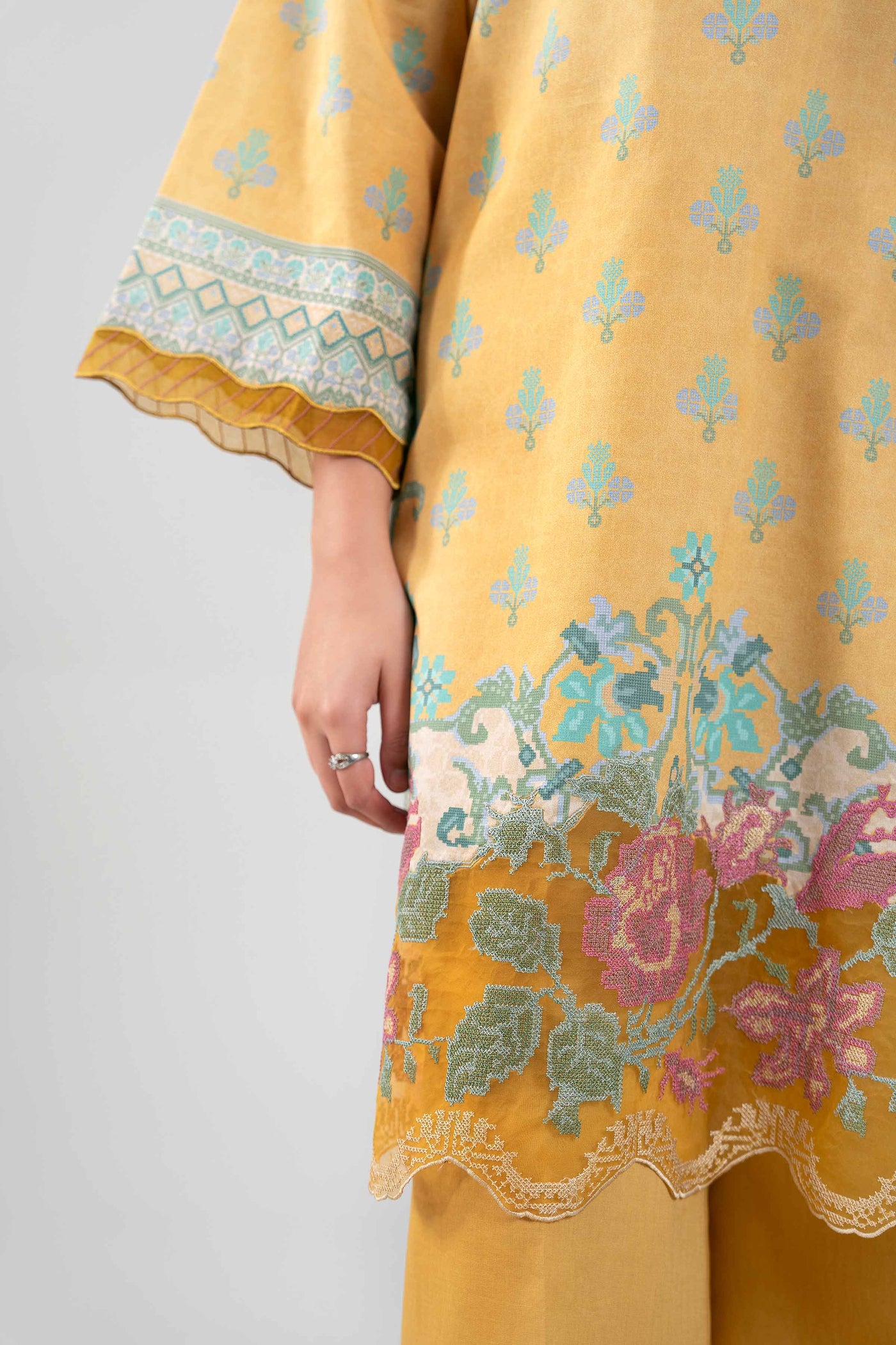 2 Piece Embroidered Lawn Suit