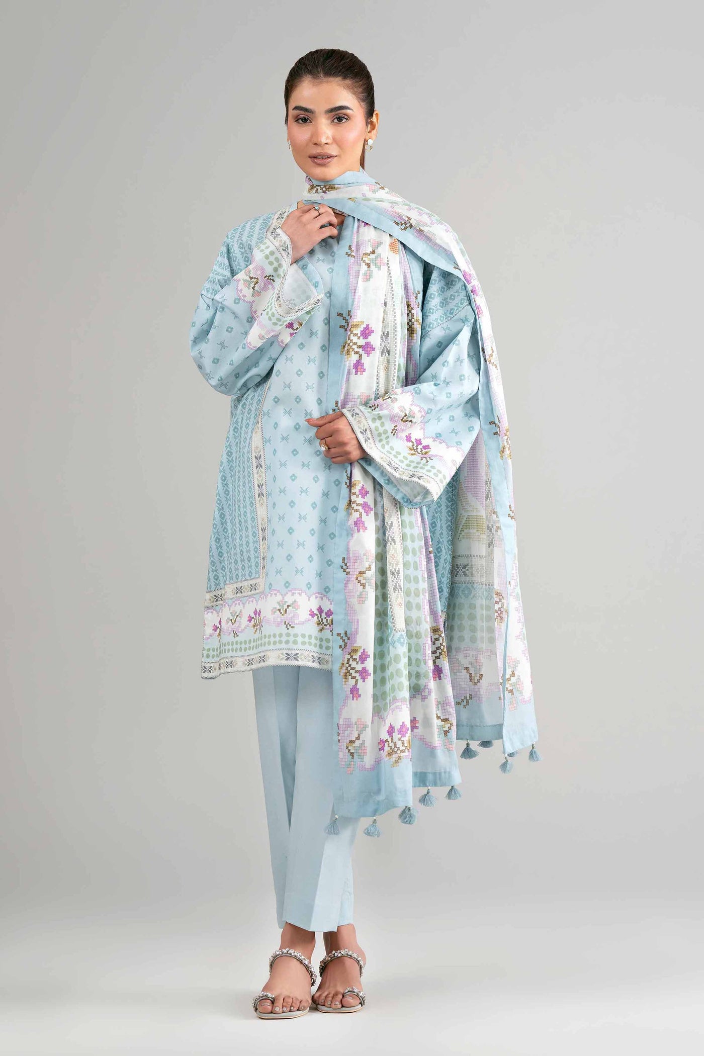 3 Piece Embroidered Lawn Suit