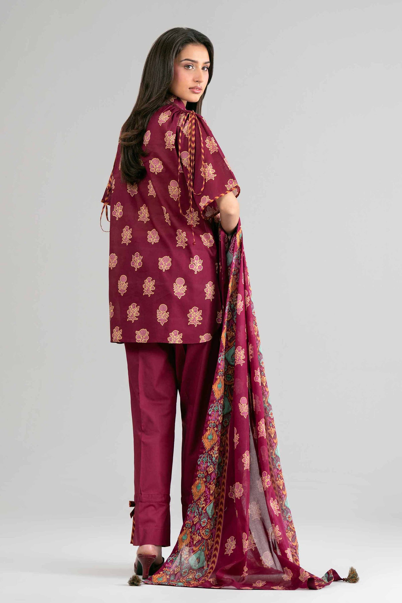 Gulmira Jhoomar