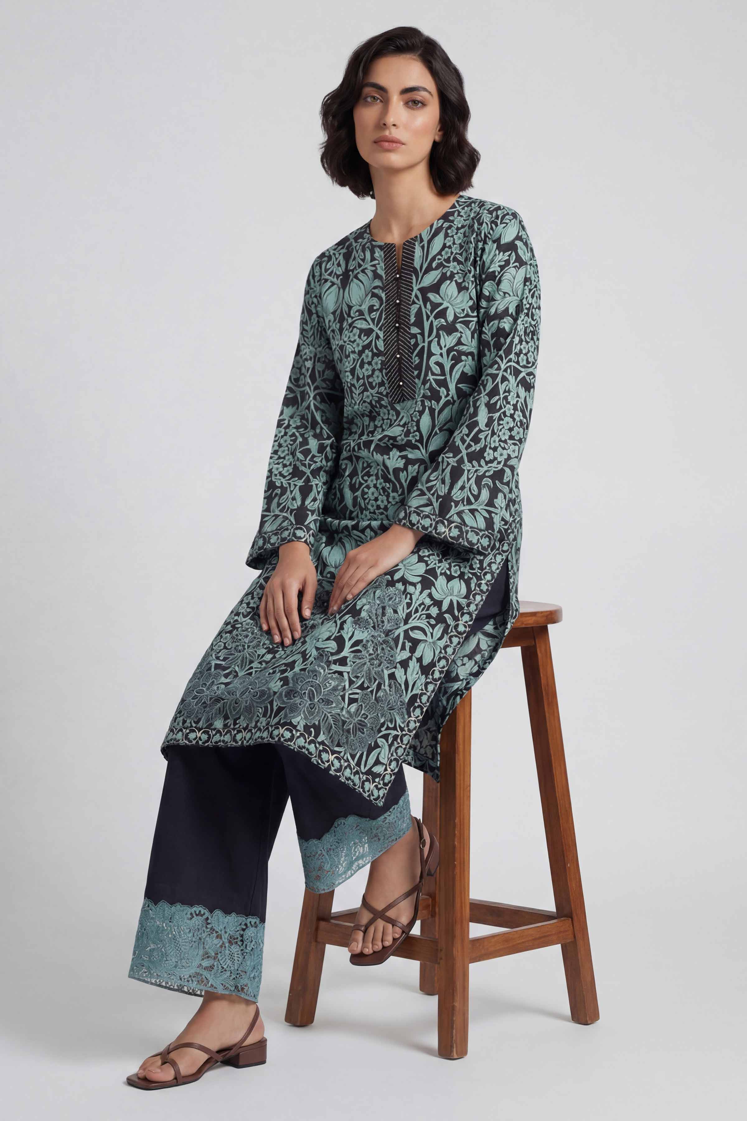 2 Piece - Printed Embroidered Suit - 42601657