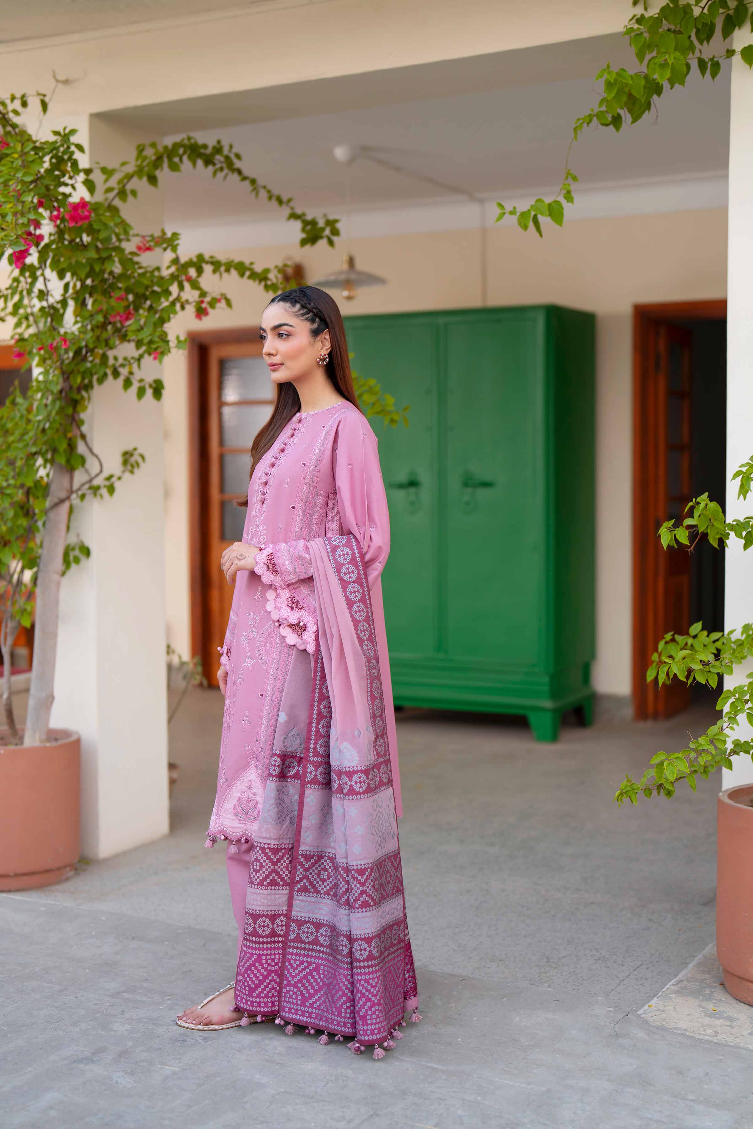 3 Piece - Embroidered Suit - 42601684